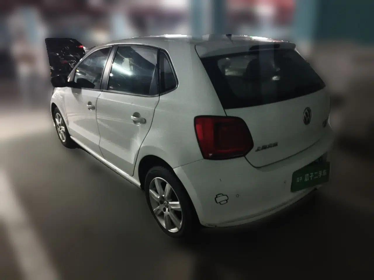 Volkswagen Polo 2013 1.6L Automatic Comfort Edition — миниатюра 4