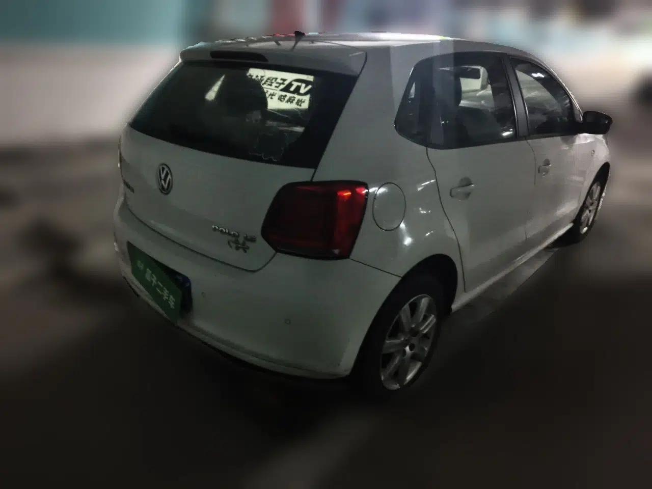 Volkswagen Polo 2013 1.6L Automatic Comfort Edition — миниатюра 6
