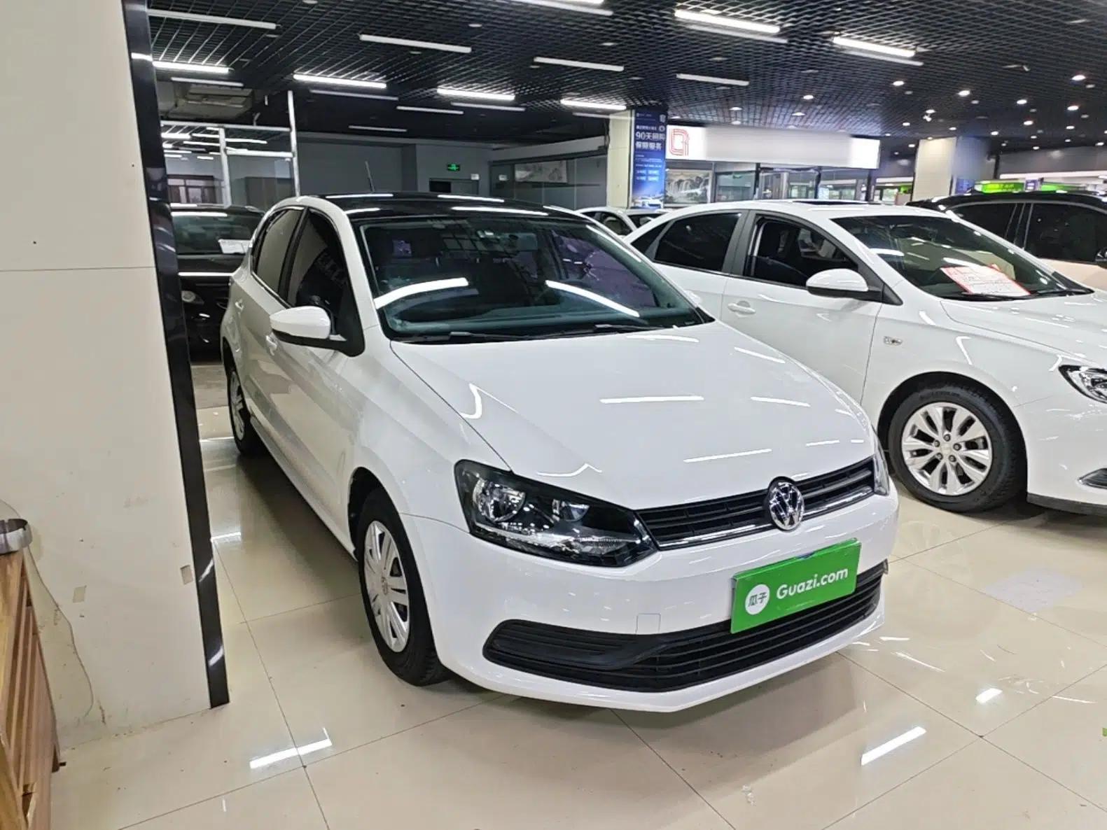 Volkswagen Polo 2016 1.4L Automatic Trendy Model — миниатюра 3
