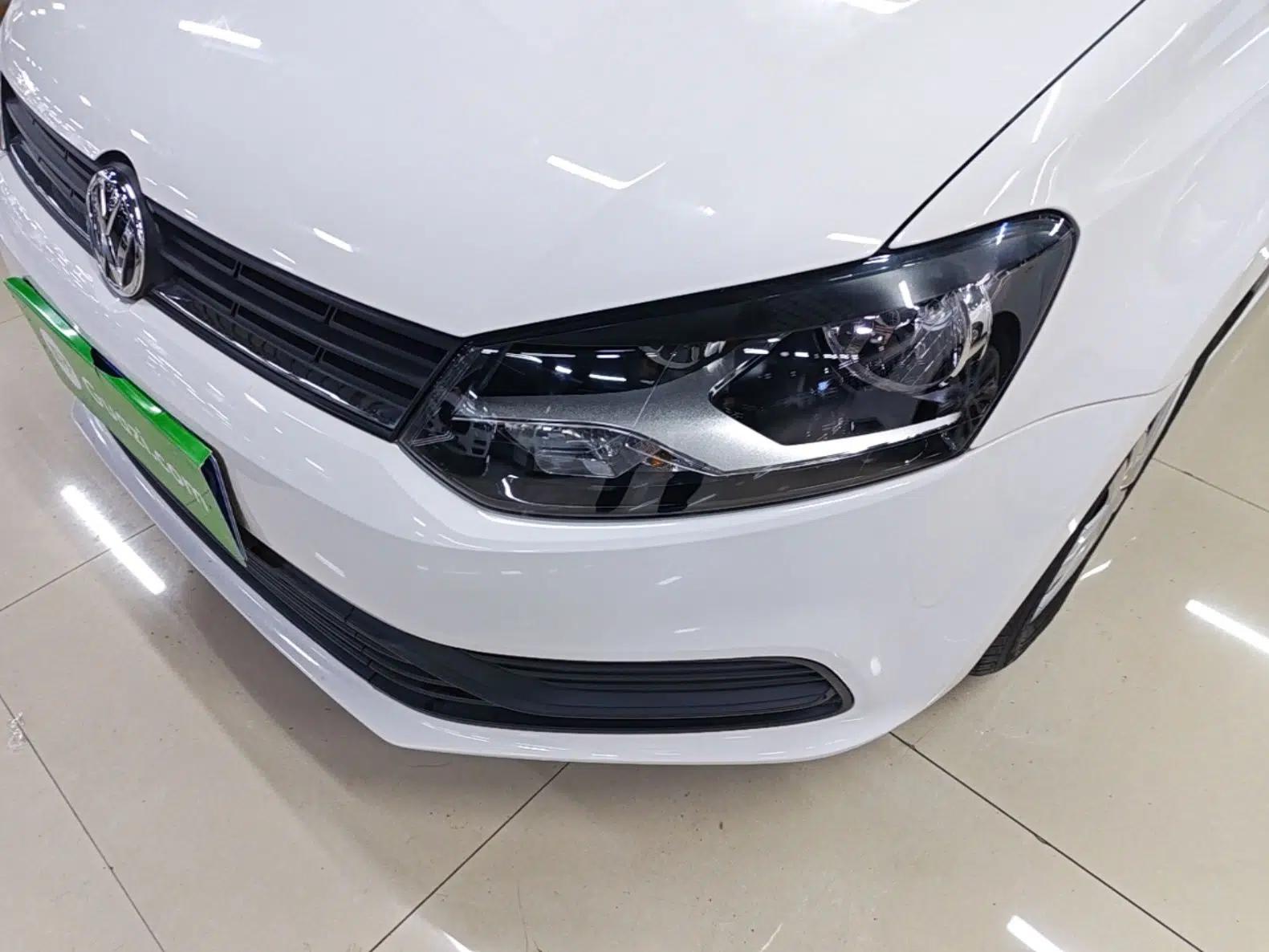 Volkswagen Polo 2016 1.4L Automatic Trendy Model — миниатюра 8