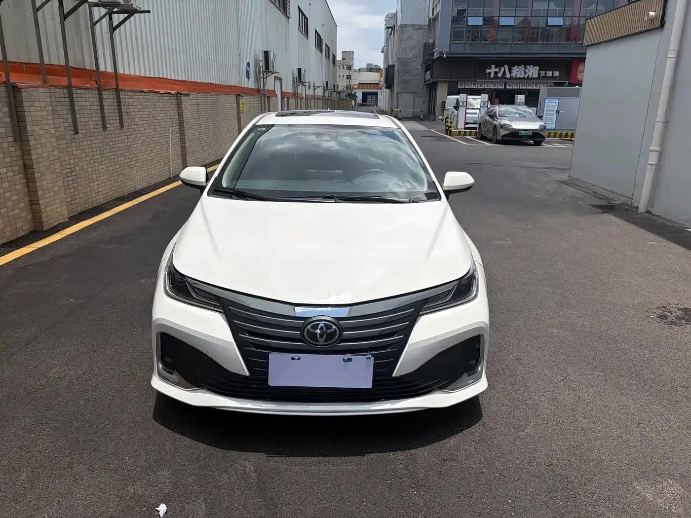 2022 Toyota Avalon 2.0L Elite Edition — миниатюра 2