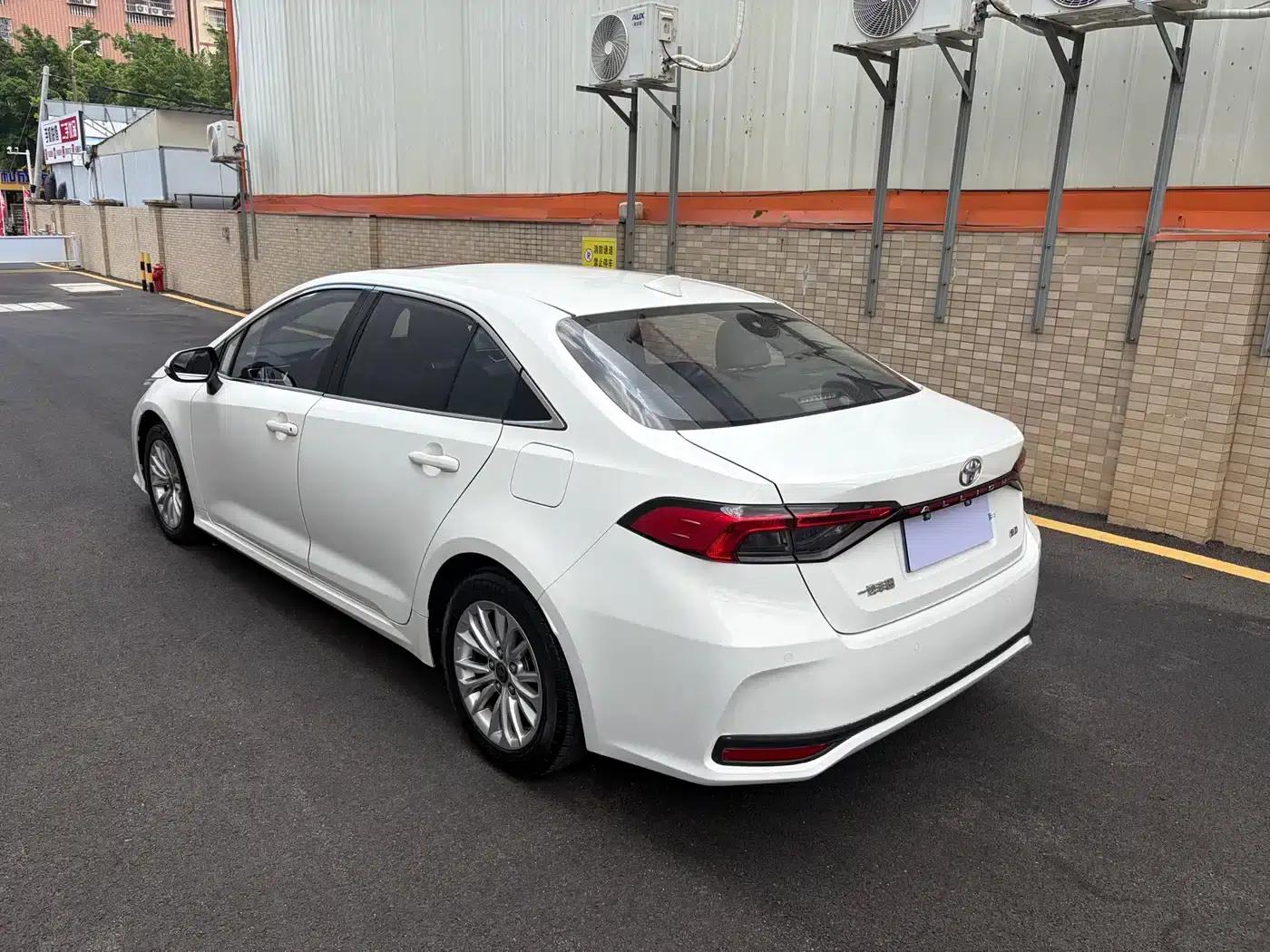 2022 Toyota Avalon 2.0L Elite Edition — миниатюра 8