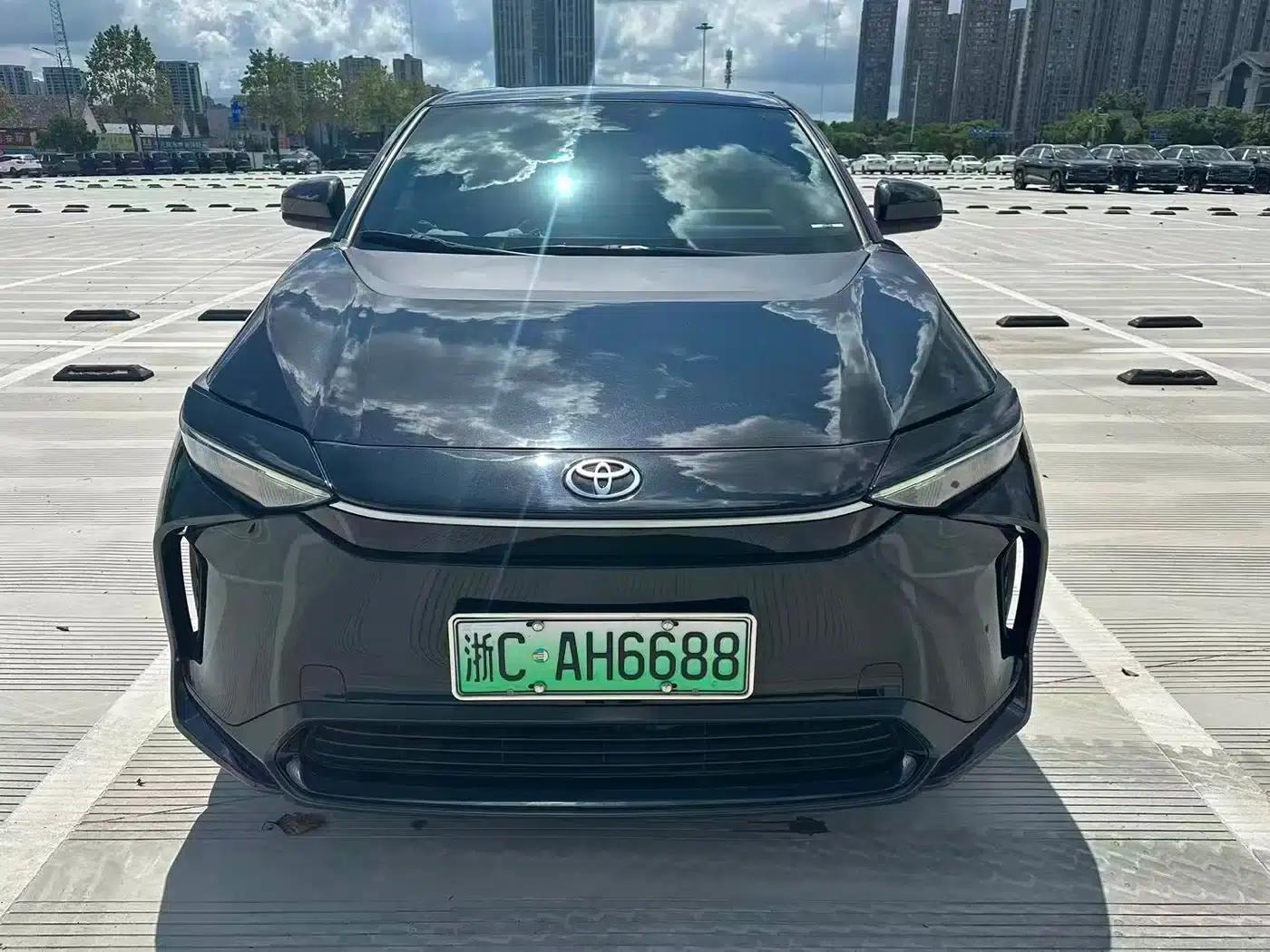 FAW Toyota bZ4X 2022 Two-Wheel Drive Elite JOY Edition — миниатюра 8