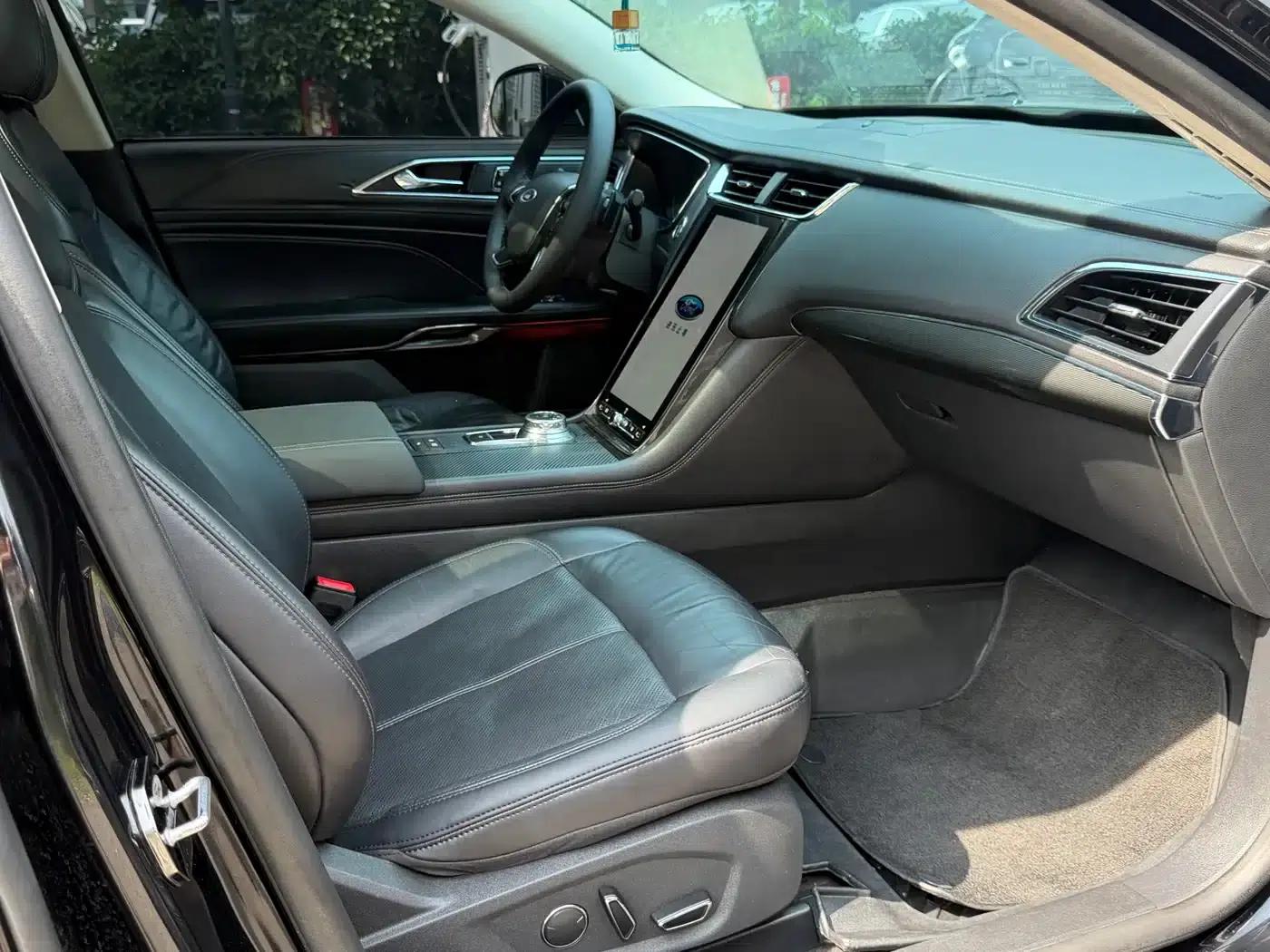 2019 Taurus EcoBoost 245 Premium Edition — миниатюра 5