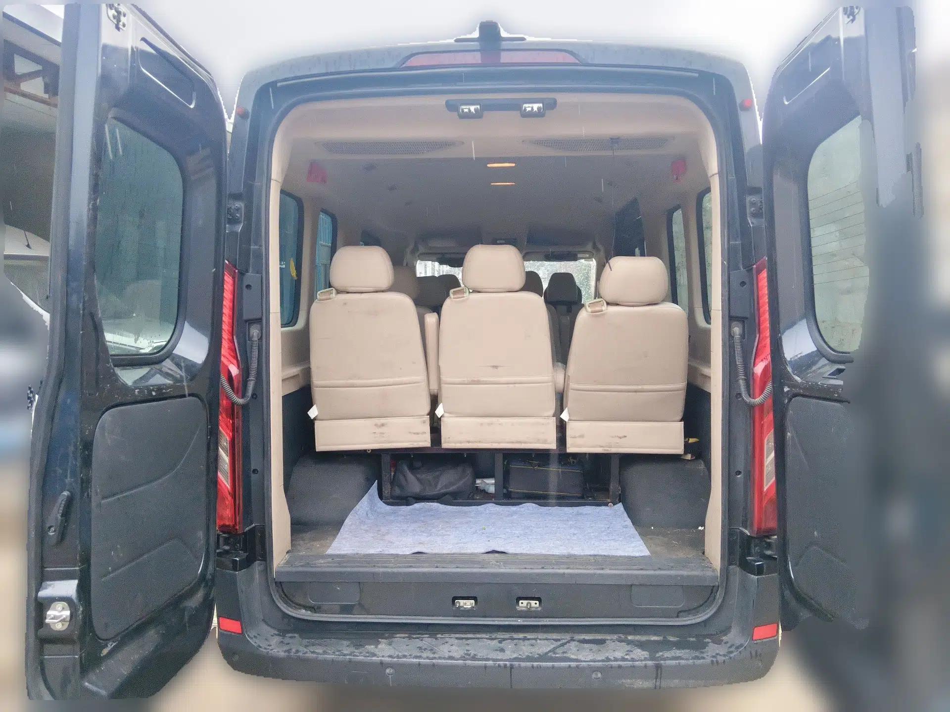 SAIC MAXUS Xintu V90 2019 2.0T Manual ZhiDa Rear-Drive Double-Tire Extended-Wheelbase High-Roof 9-Seater — миниатюра 19