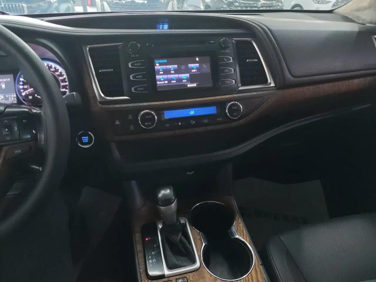 Toyota Highlander 2015 2.0T Two-Wheel Drive Luxury Edition 7 Seats — миниатюра 13