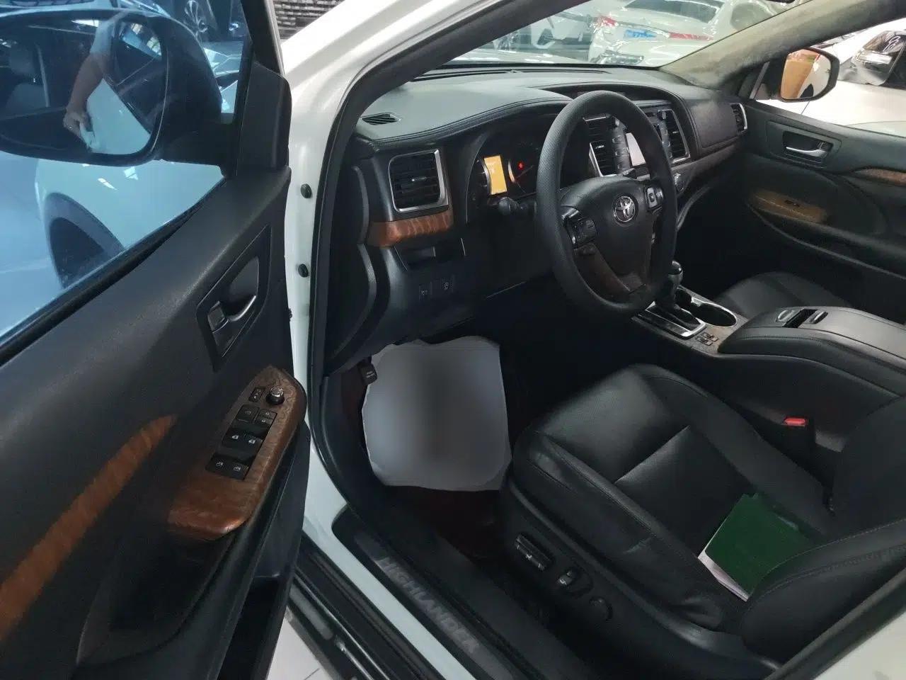 Toyota Highlander 2015 2.0T Two-Wheel Drive Luxury Edition 7 Seats — миниатюра 16