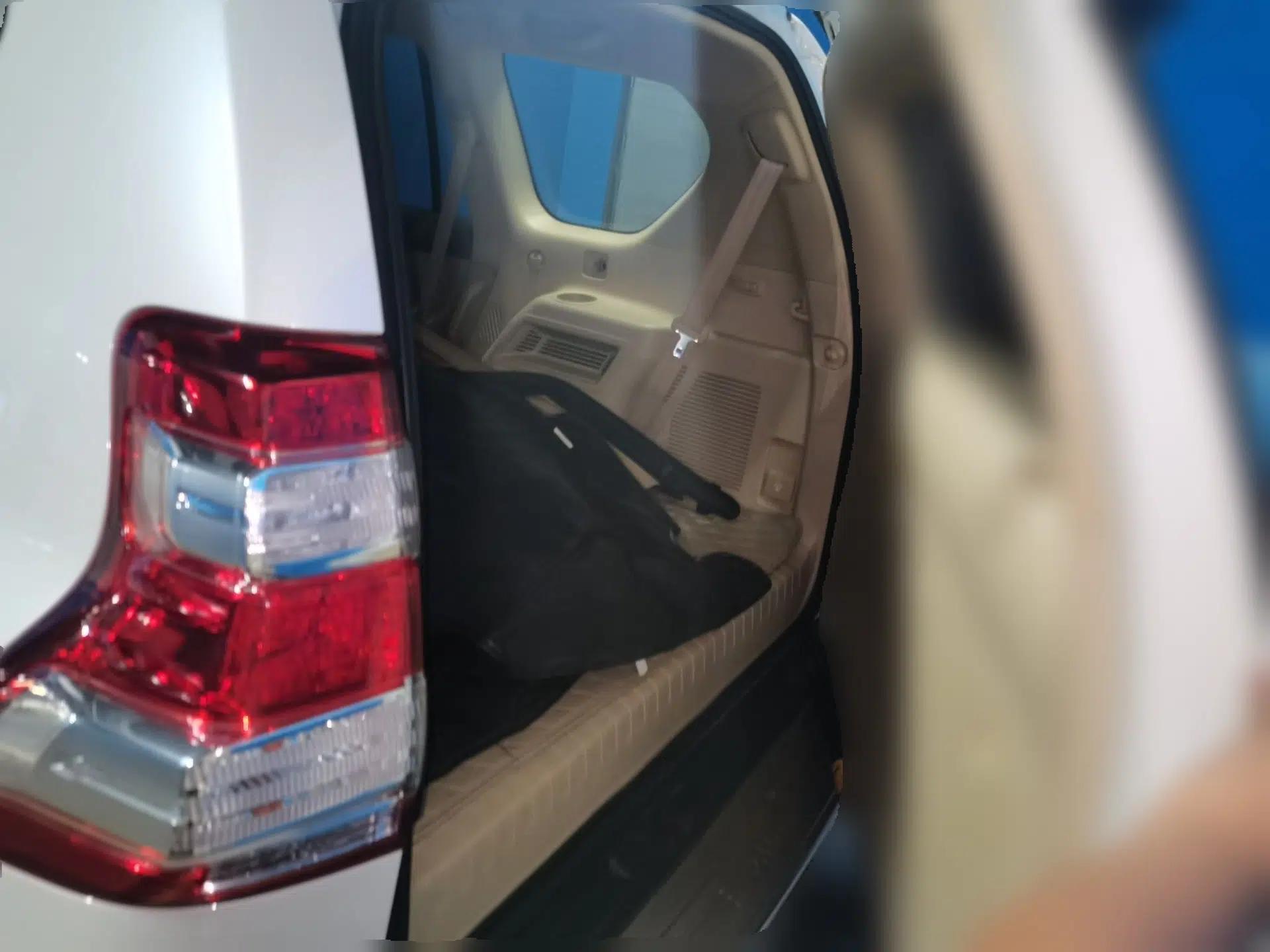Toyota Prado 2013 2.7L Automatic Parallel Import — миниатюра 19
