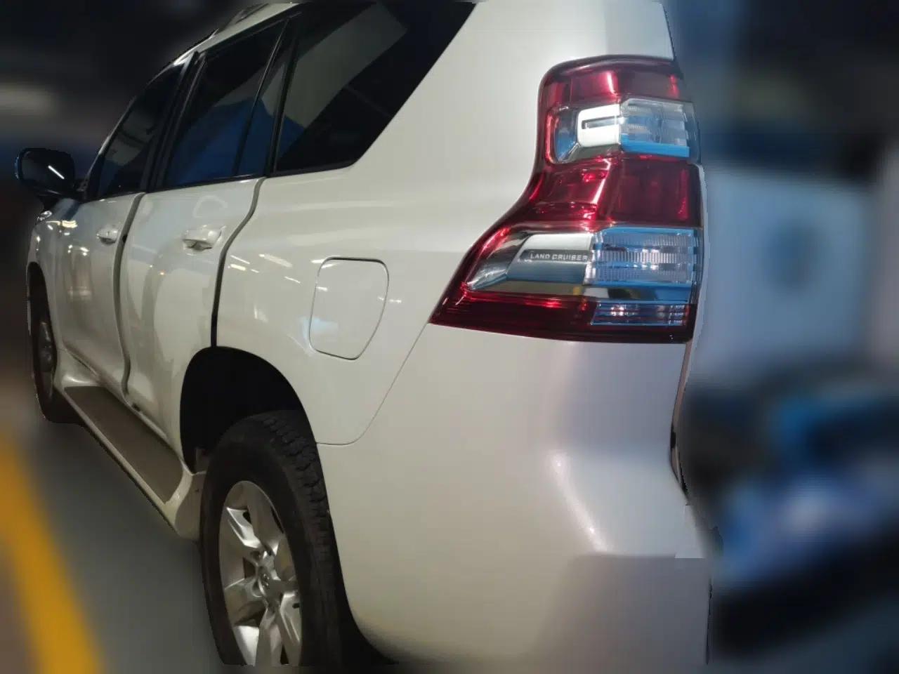 Toyota Prado 2013 2.7L Automatic Parallel Import — миниатюра 4