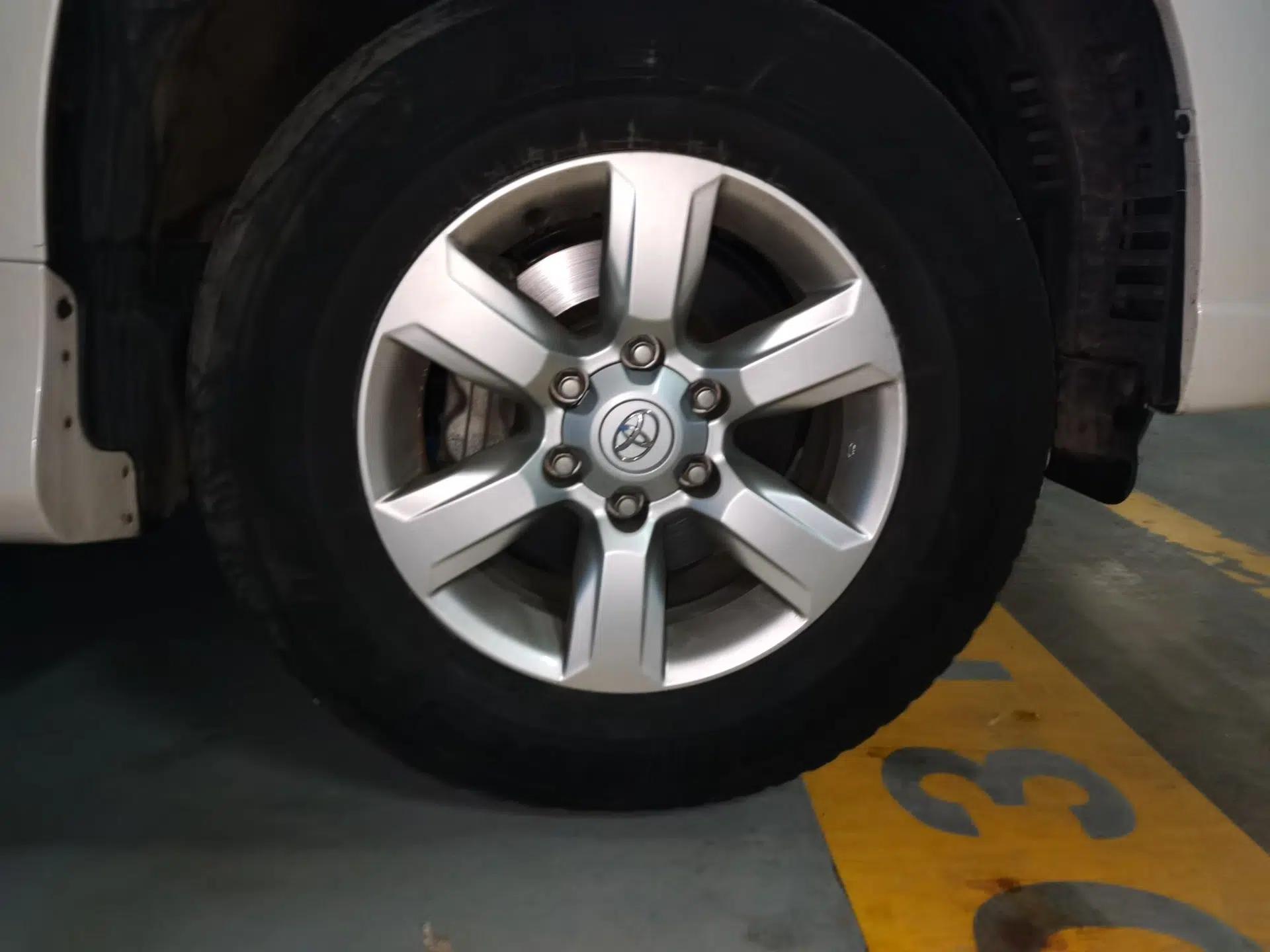 Toyota Prado 2013 2.7L Automatic Parallel Import — миниатюра 8