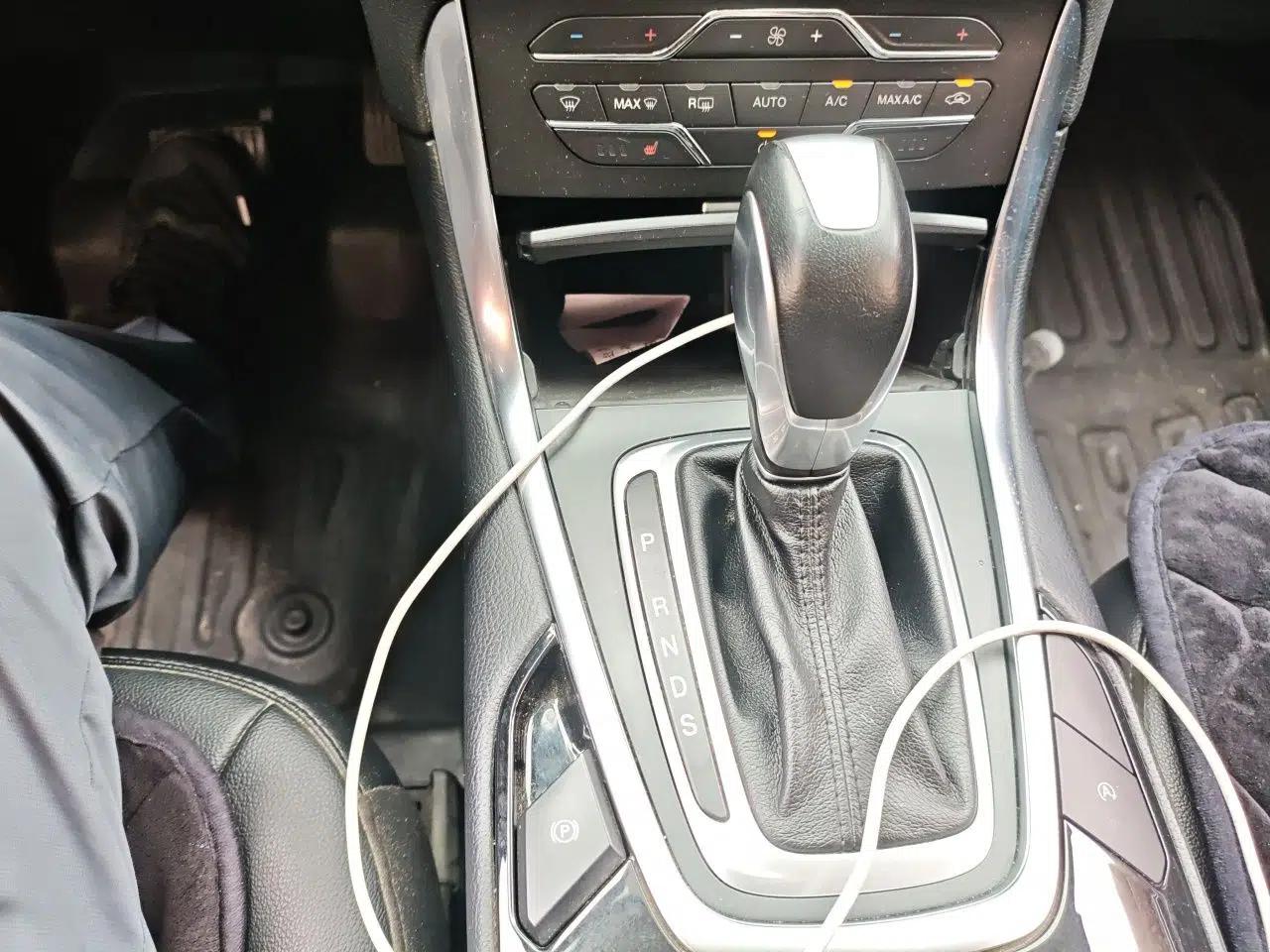 Ford Edge 2018 EcoBoost 245 Two-Wheel-Drive Titanium 7-Seater China VI Standard — миниатюра 14