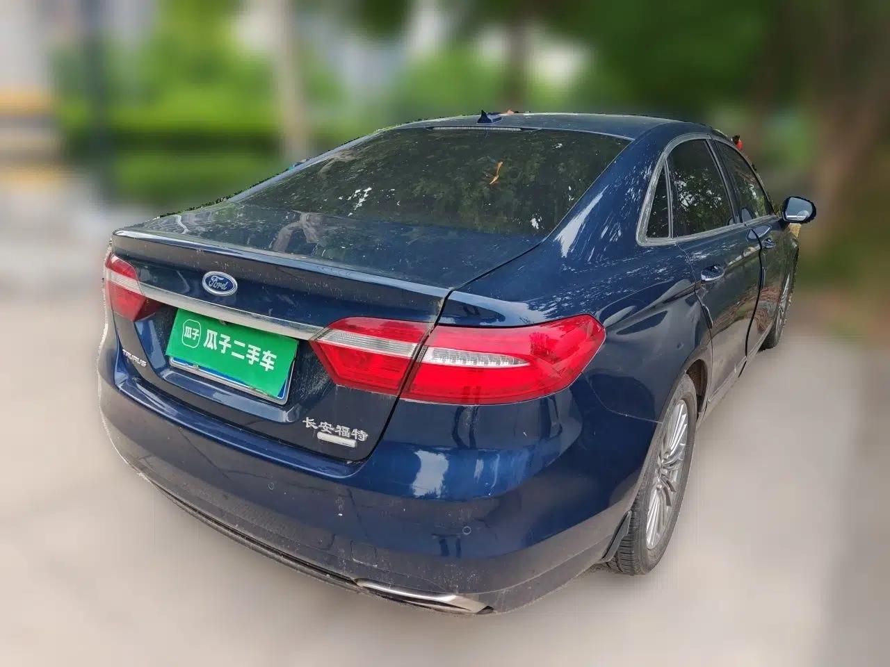Ford Taurus 2015 EcoBoost 245 Luxury Model — миниатюра 6
