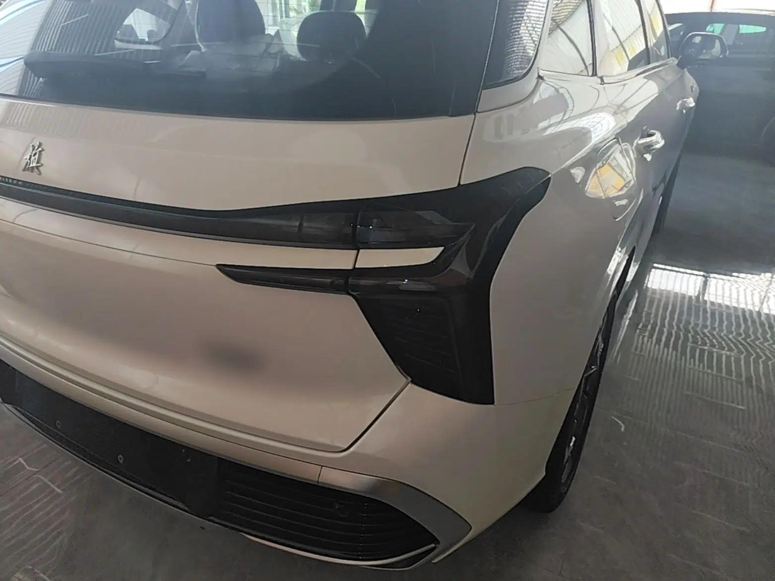Hongqi HS3 PHEV 2025 Model 125km Jingwei 2 Millionth Anniversary Edition — миниатюра 9