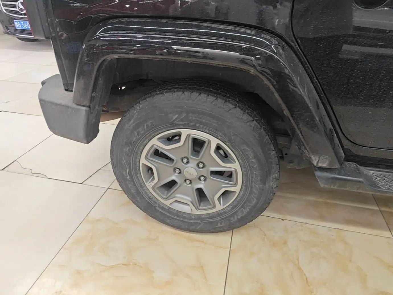 Jeep Wrangler 2015 3.0L Sahara Four-Door Comfort Edition — миниатюра 11