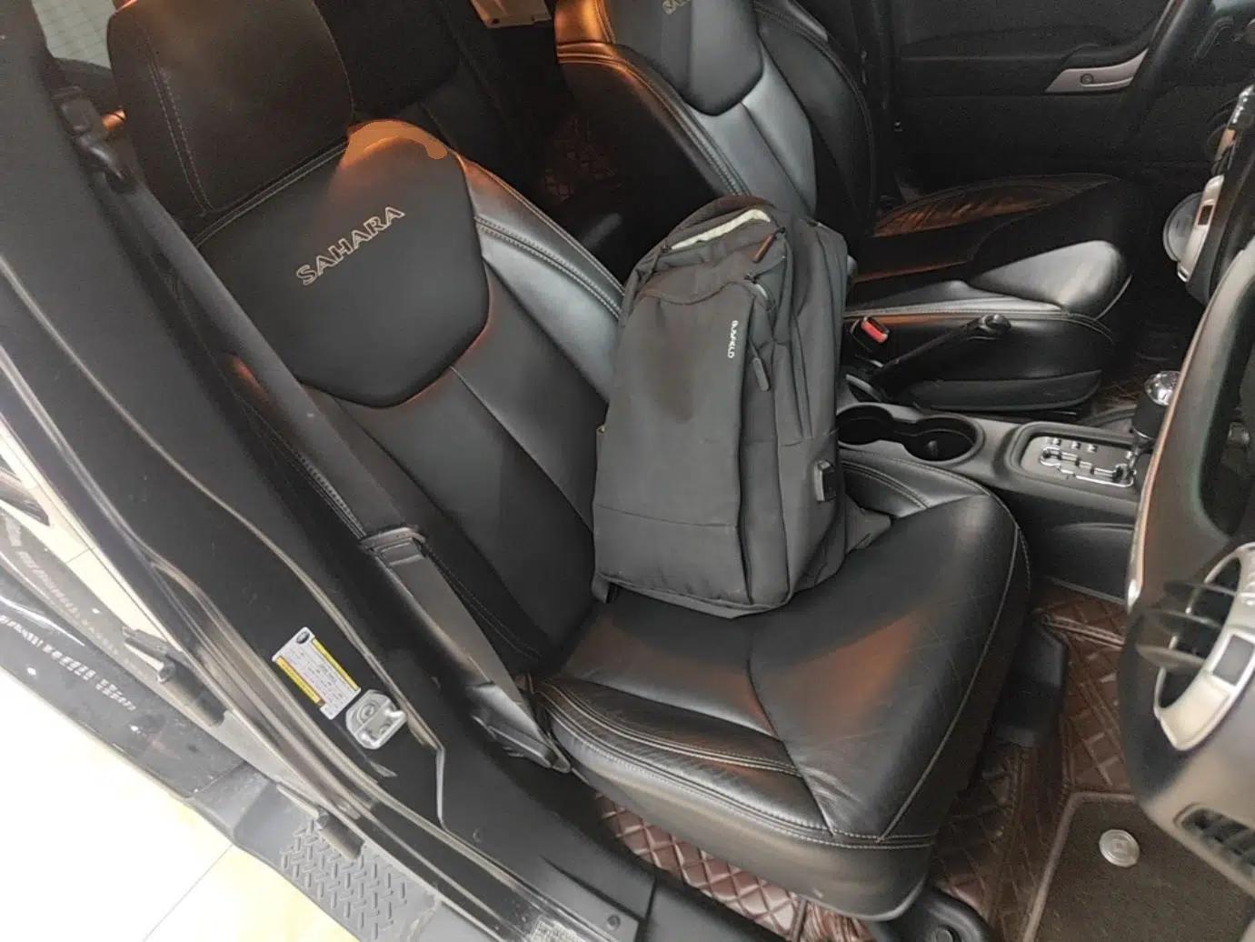 Jeep Wrangler 2015 3.0L Sahara Four-Door Comfort Edition — миниатюра 19