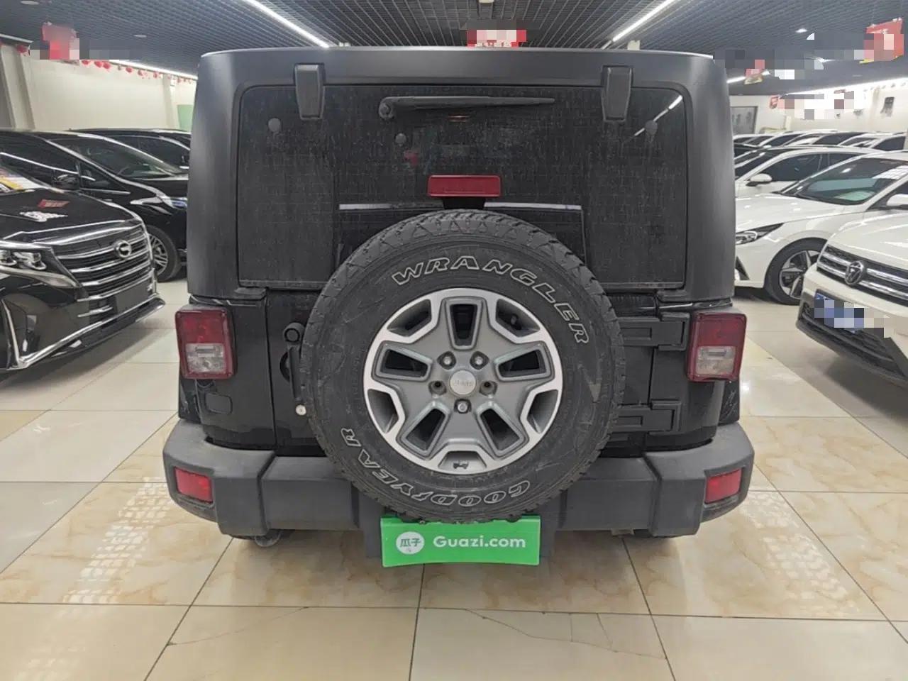 Jeep Wrangler 2015 3.0L Sahara Four-Door Comfort Edition — миниатюра 5