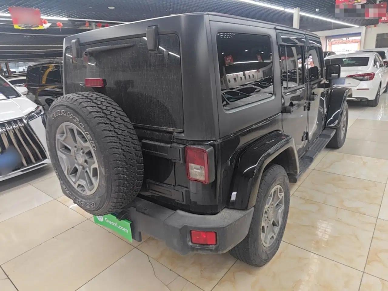 Jeep Wrangler 2015 3.0L Sahara Four-Door Comfort Edition — миниатюра 6