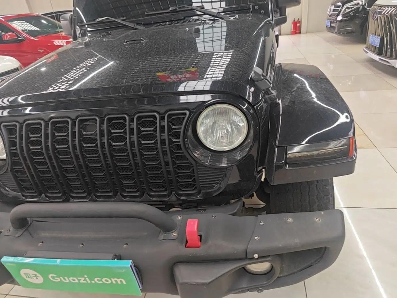 Jeep Wrangler 2015 3.0L Sahara Four-Door Comfort Edition — миниатюра 8