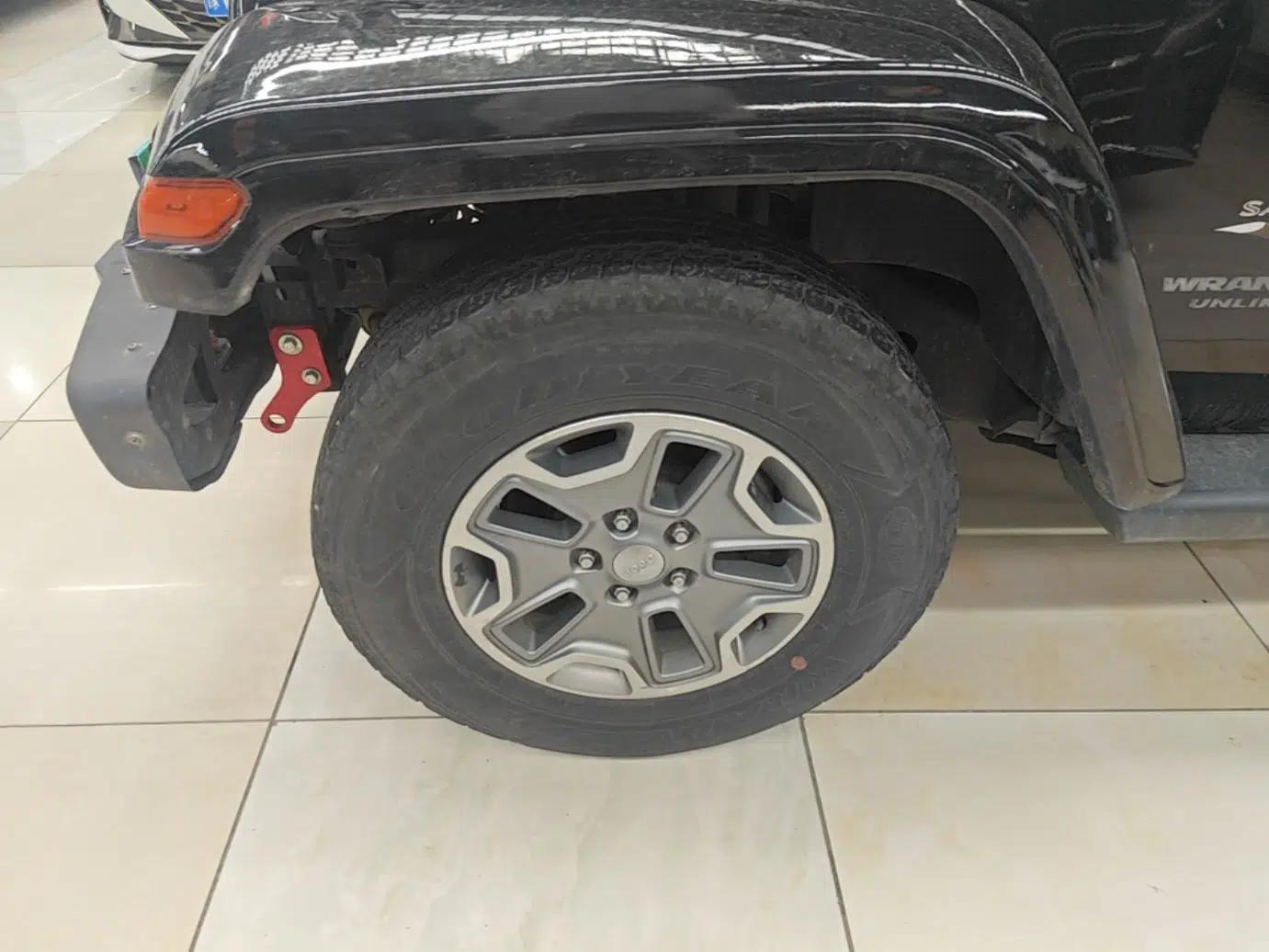 Jeep Wrangler 2015 3.0L Sahara Four-Door Comfort Edition — миниатюра 10