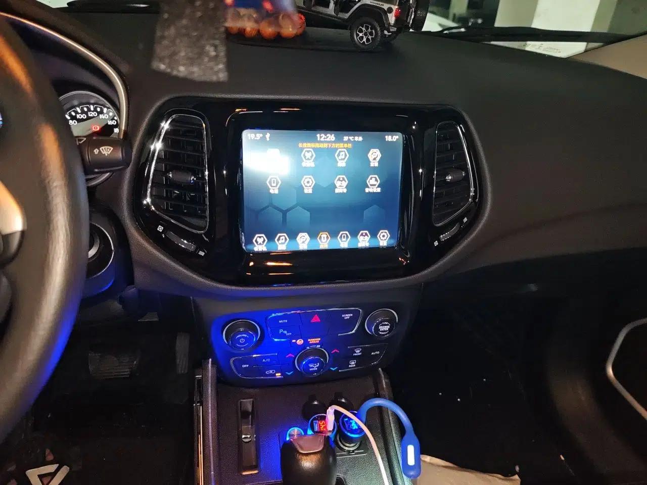 Jeep Compass 2019 220T Automatic Family Edition — миниатюра 13