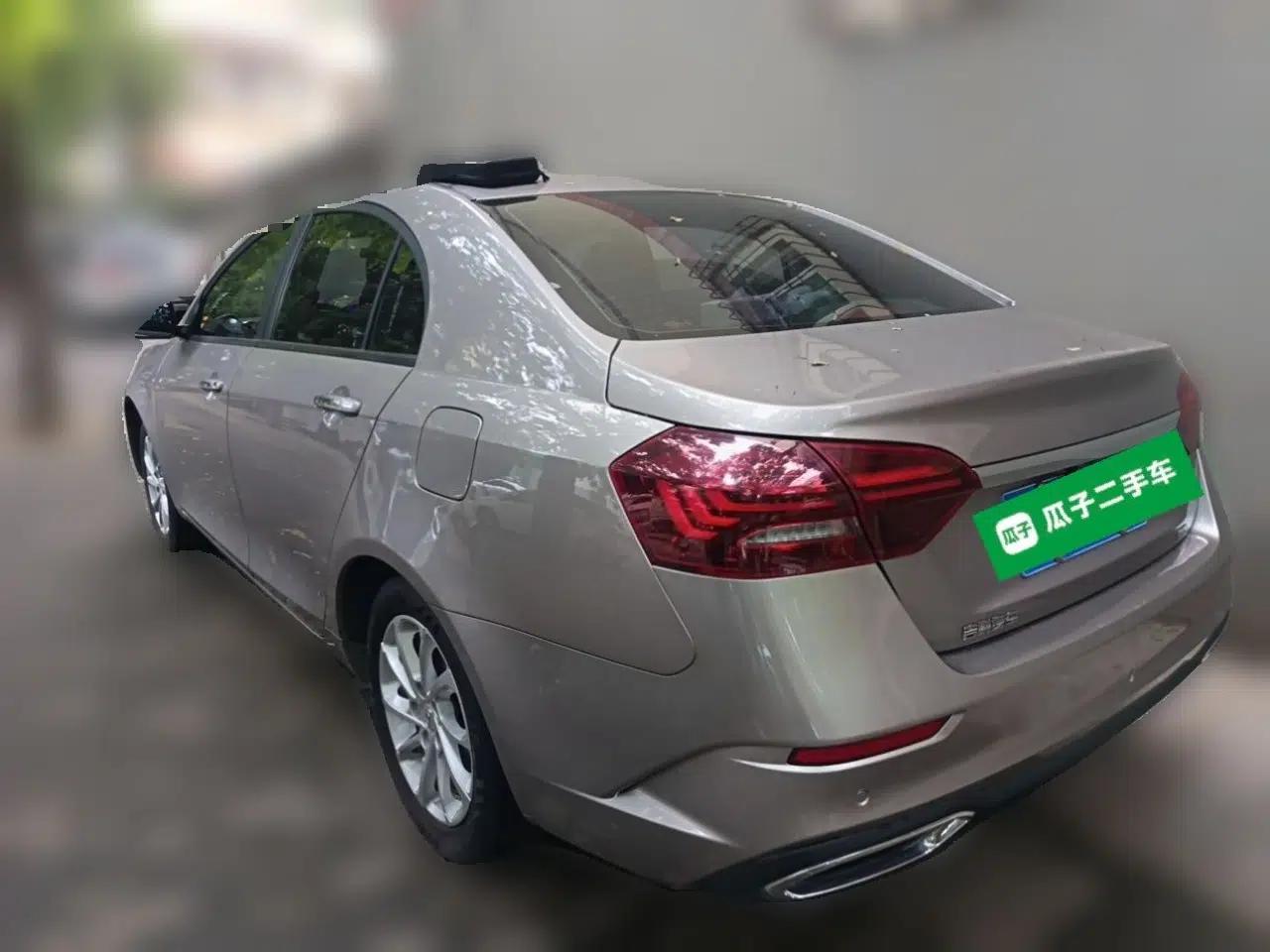 Geely Auto Emgrand 2021 UP 1.5L Manual Luxury Model — миниатюра 4