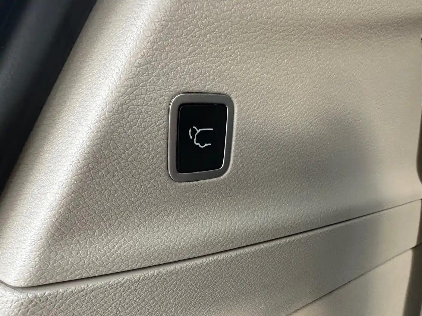 2017 Imported Grand Voyager 3.6L Premium Edition — миниатюра 55