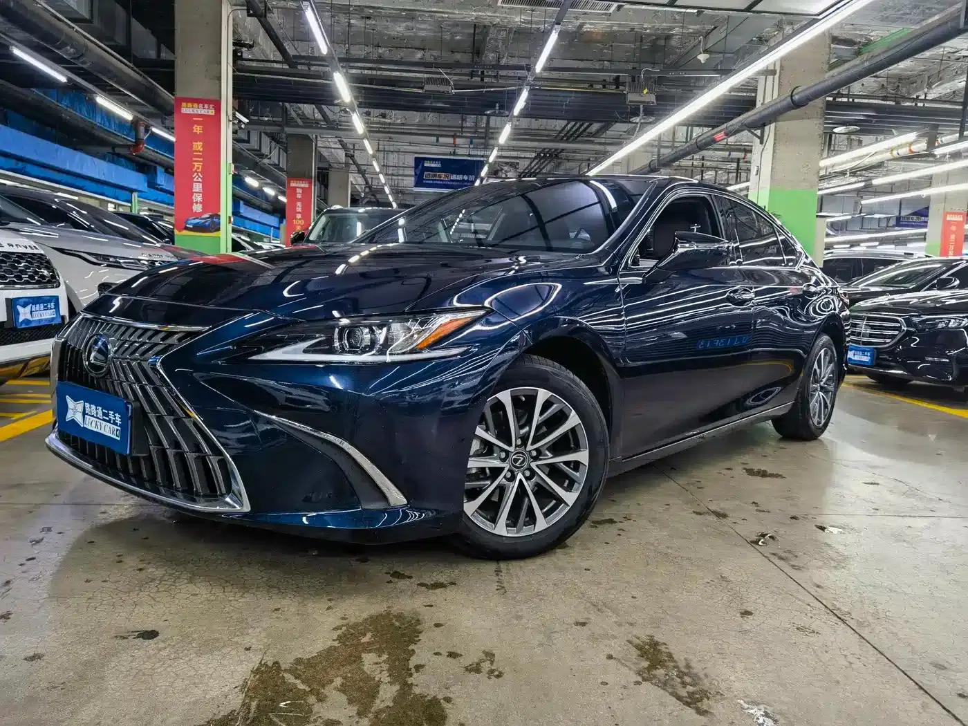 Lexus ES 2024 200 Premium Edition — миниатюра 1