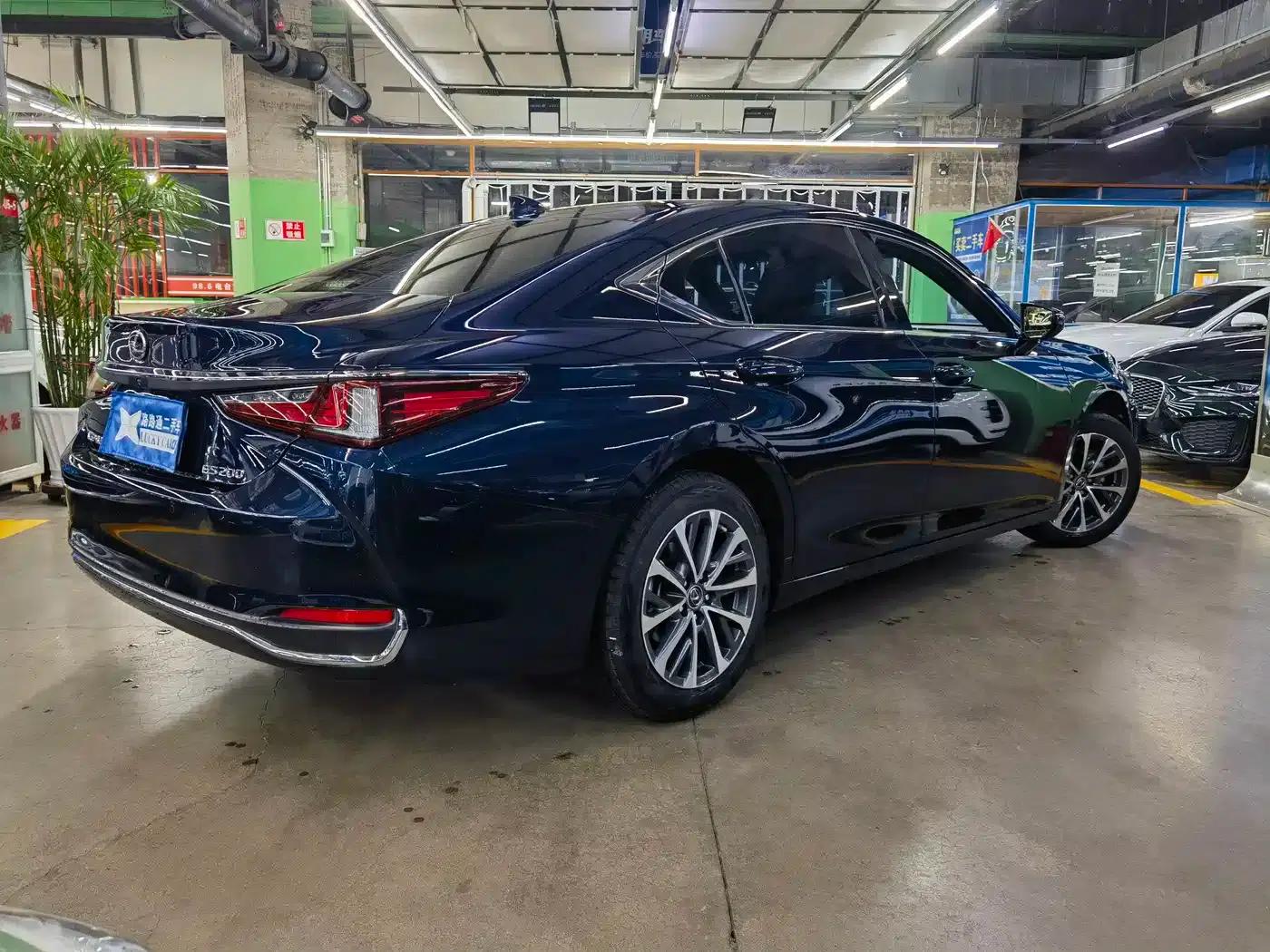 Lexus ES 2024 200 Premium Edition — миниатюра 4