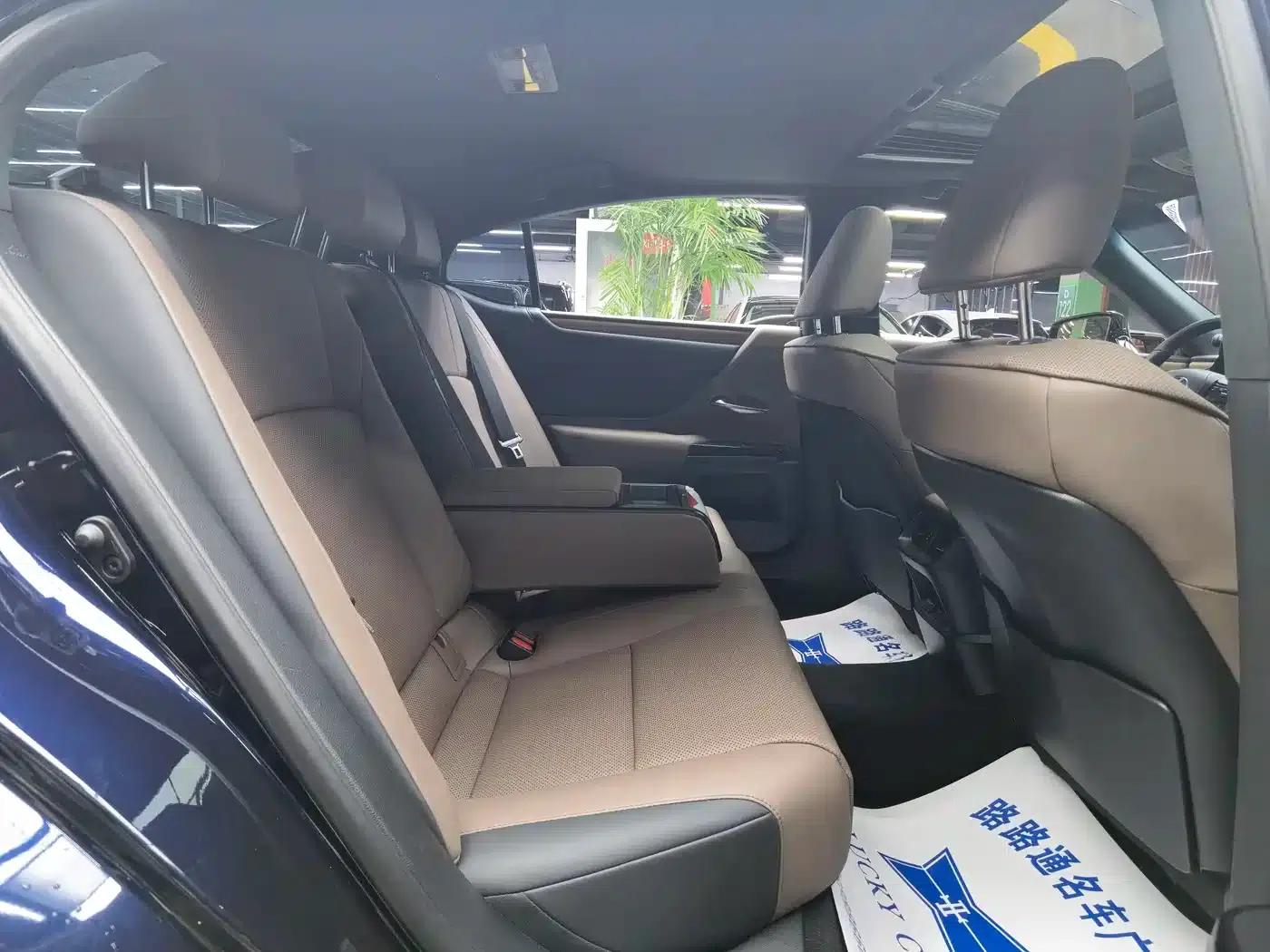 Lexus ES 2024 200 Premium Edition — миниатюра 9