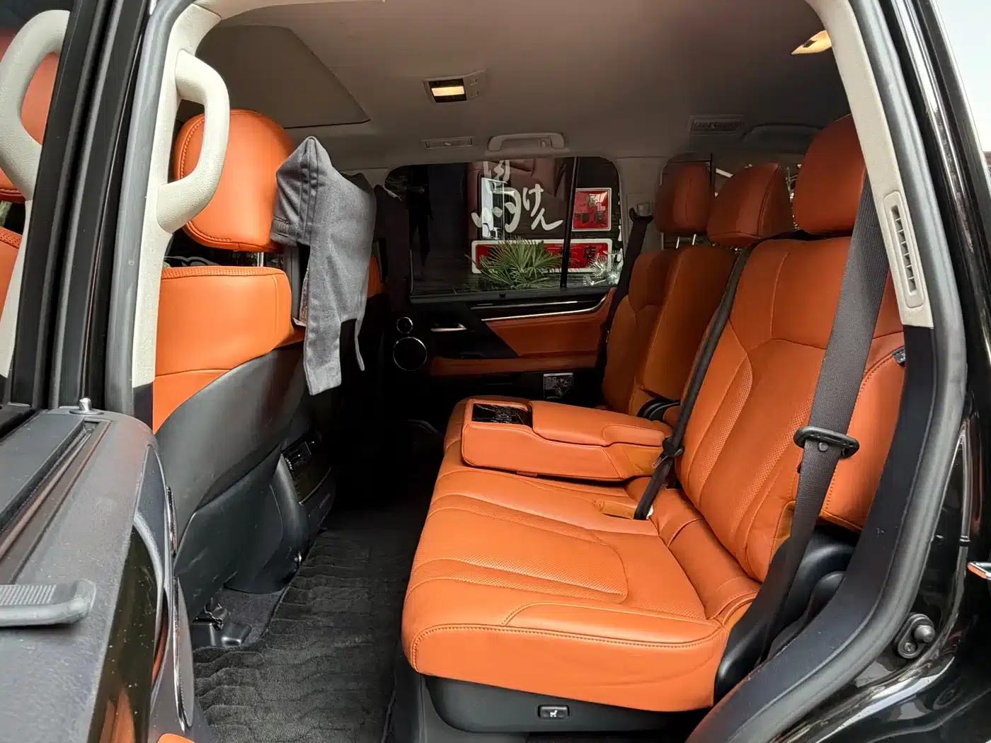 2016 Lexus LX 570 Premium Luxury Edition — миниатюра 8