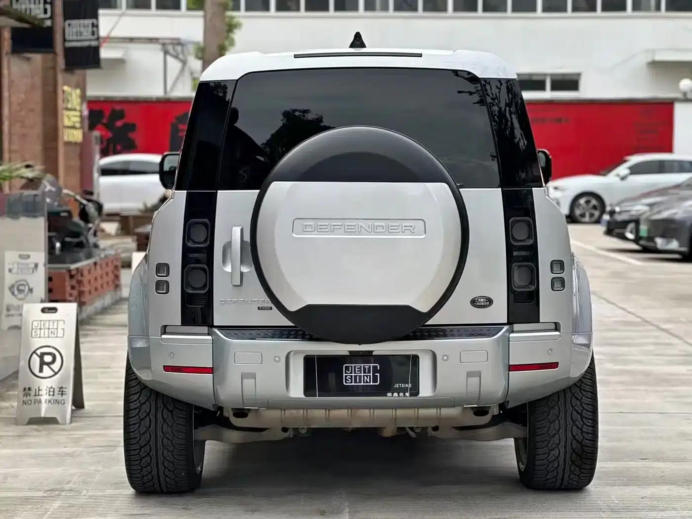 2022 Land Rover Defender 90 3.0T P400 Dark Edition — миниатюра 3