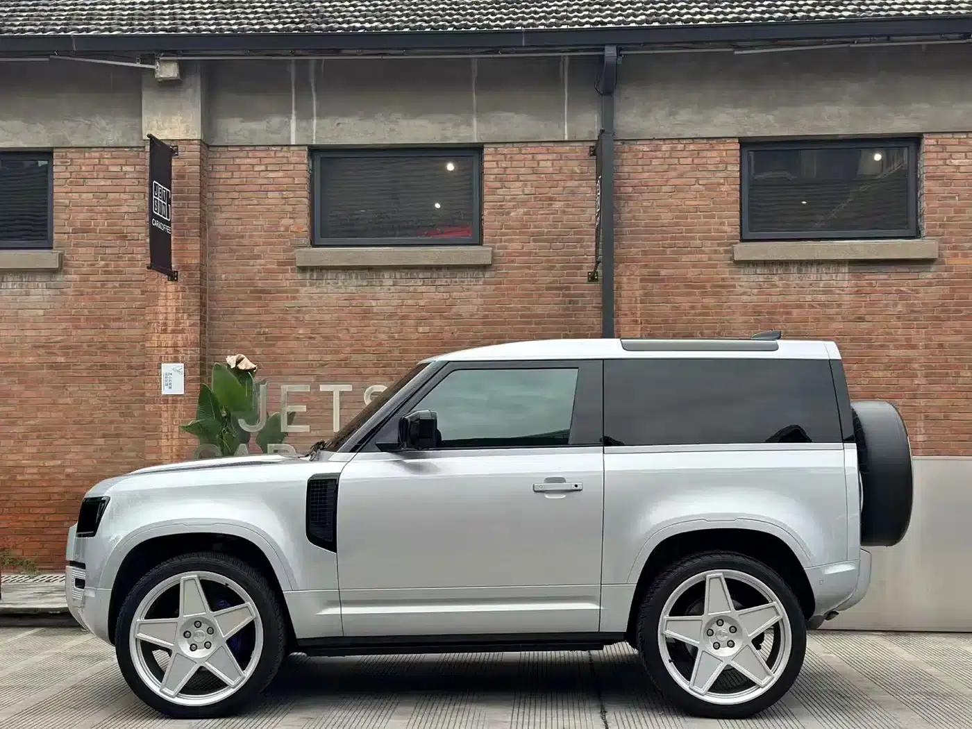 2022 Land Rover Defender 90 3.0T P400 Dark Edition — миниатюра 5