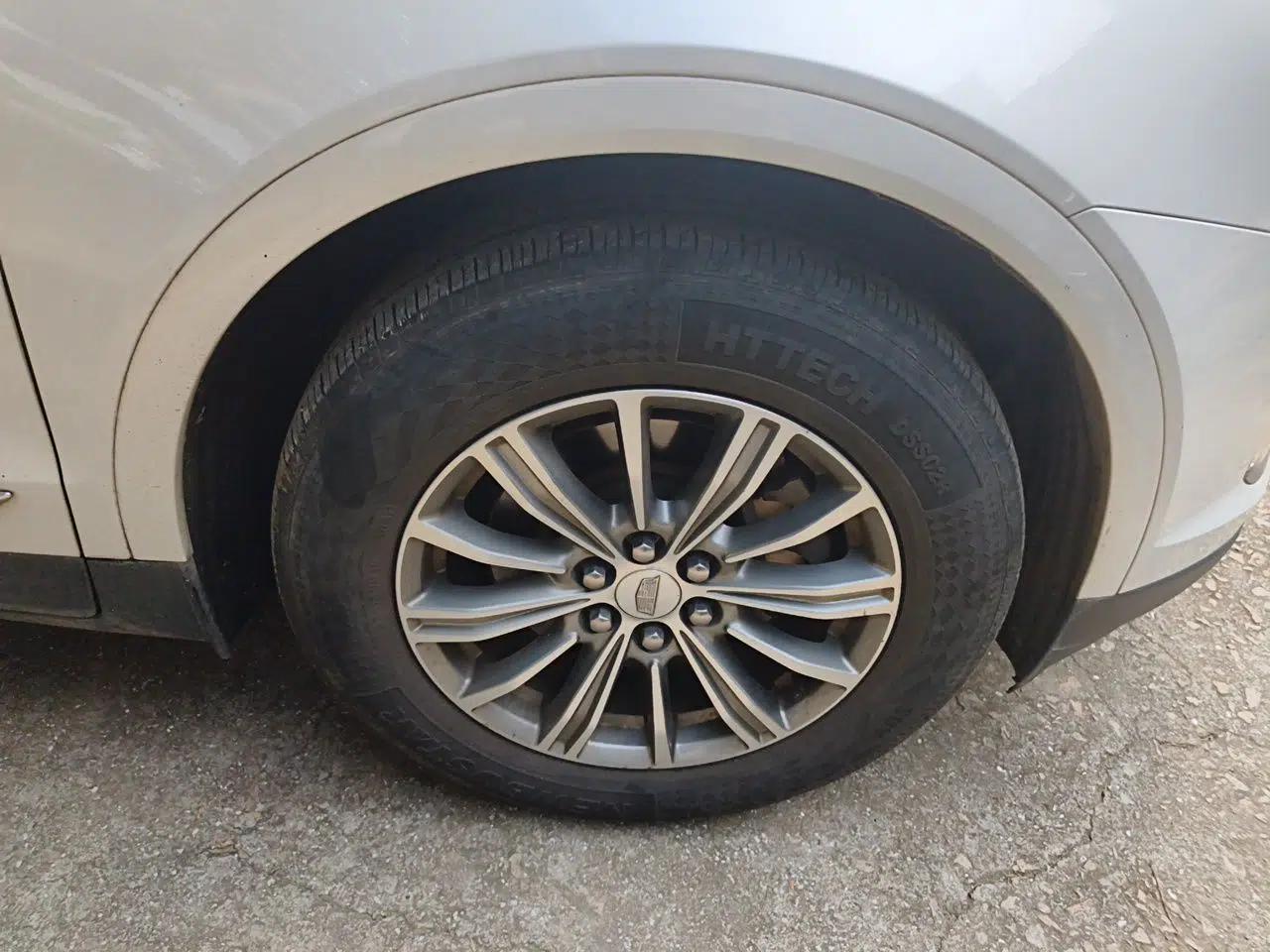 Cadillac XT5 2018 28T Four-Wheel Drive Luxury Model — миниатюра 8