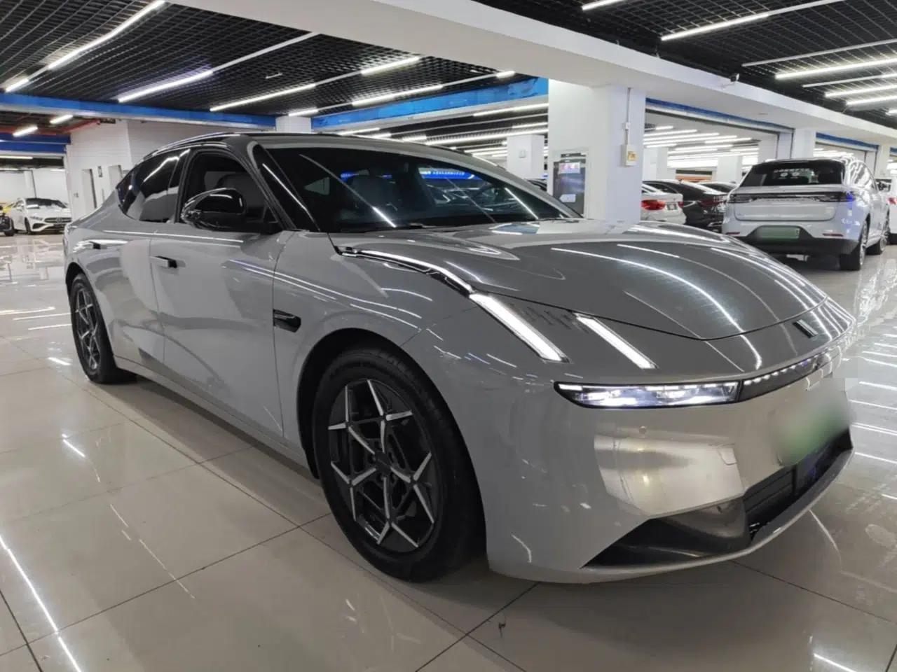 Lynk & Co Z10 2025 95 kWh 766 km Range Rear-Wheel Drive Max — миниатюра 3