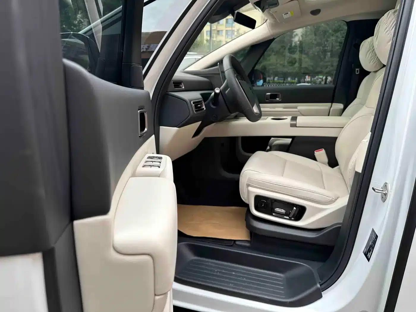 Li Auto MEGA 2025 Home Edition — миниатюра 8
