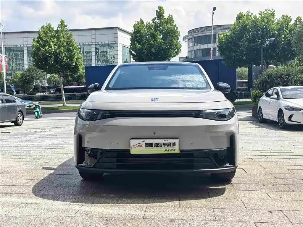 Leapmotor C10 2024 Model 210 Smart Edition — миниатюра 2