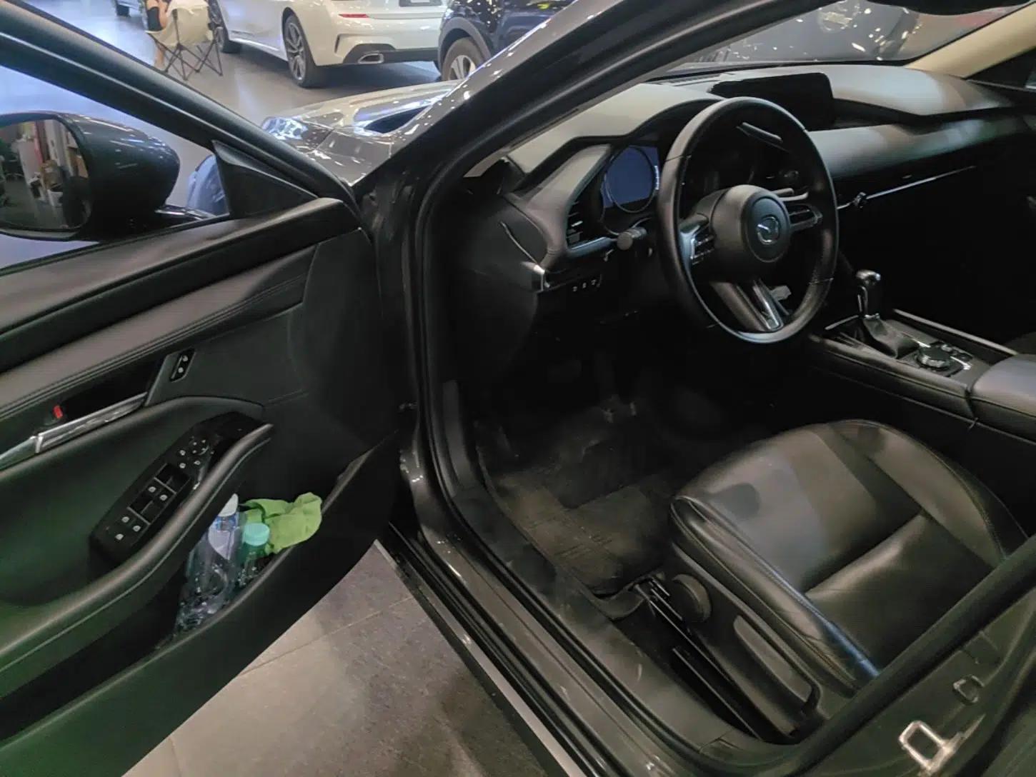 Mazda 3 Axela 2021 2.0L Automatic Zhiya Edition — миниатюра 24