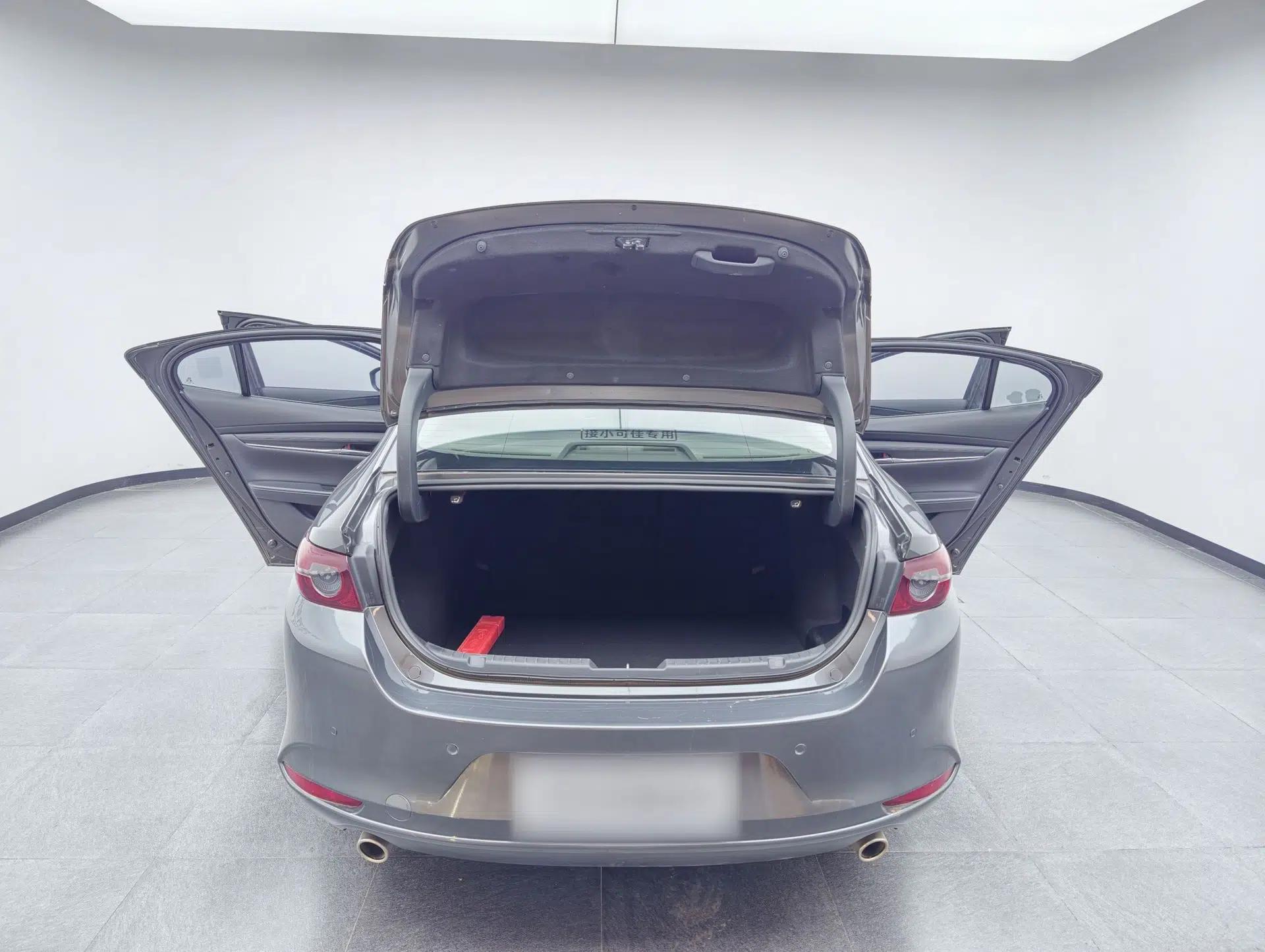 Mazda 3 Axela 2021 2.0L Automatic Zhiya Edition — миниатюра 28