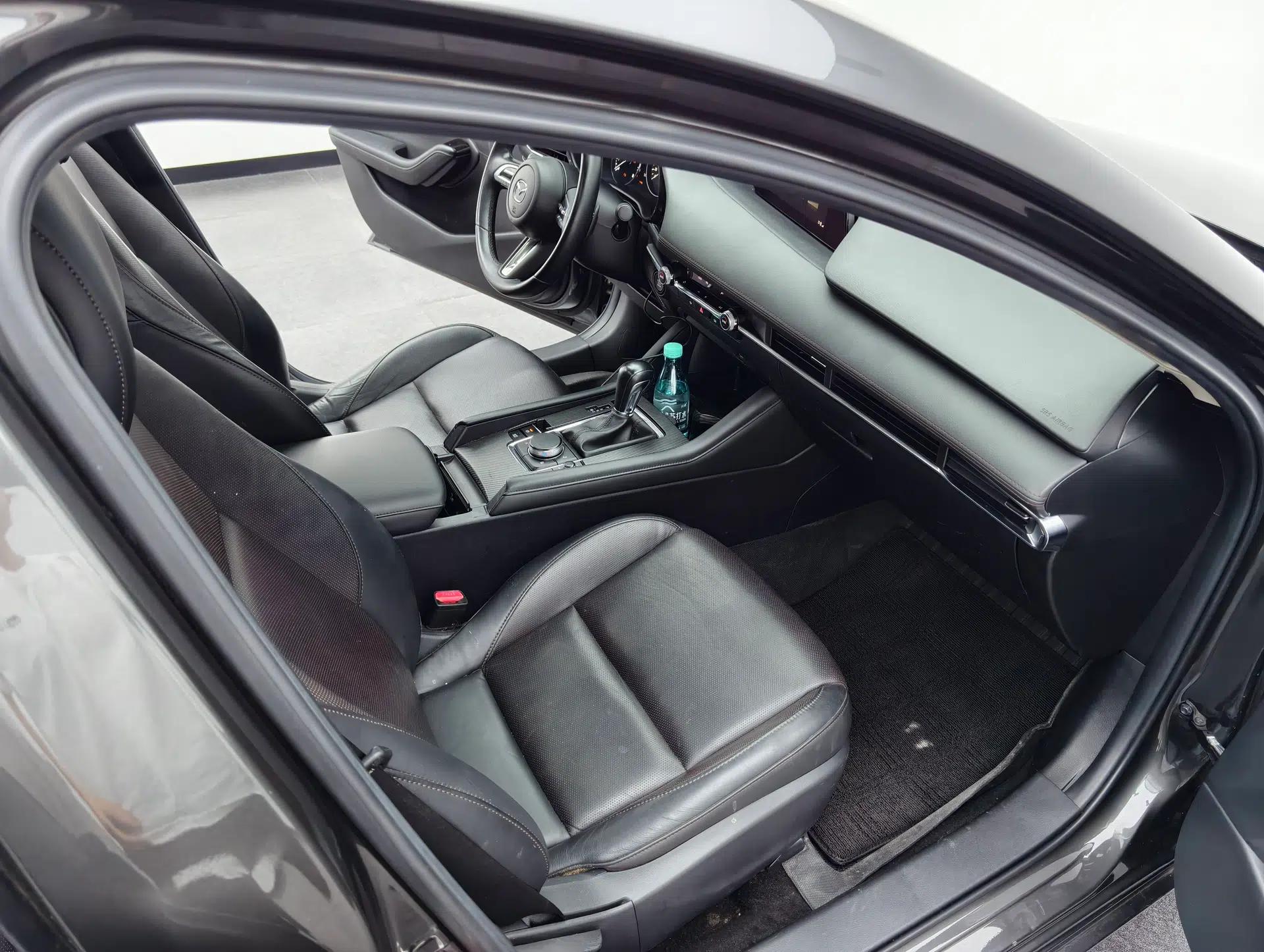 Mazda 3 Axela 2021 2.0L Automatic Zhiya Edition — миниатюра 31