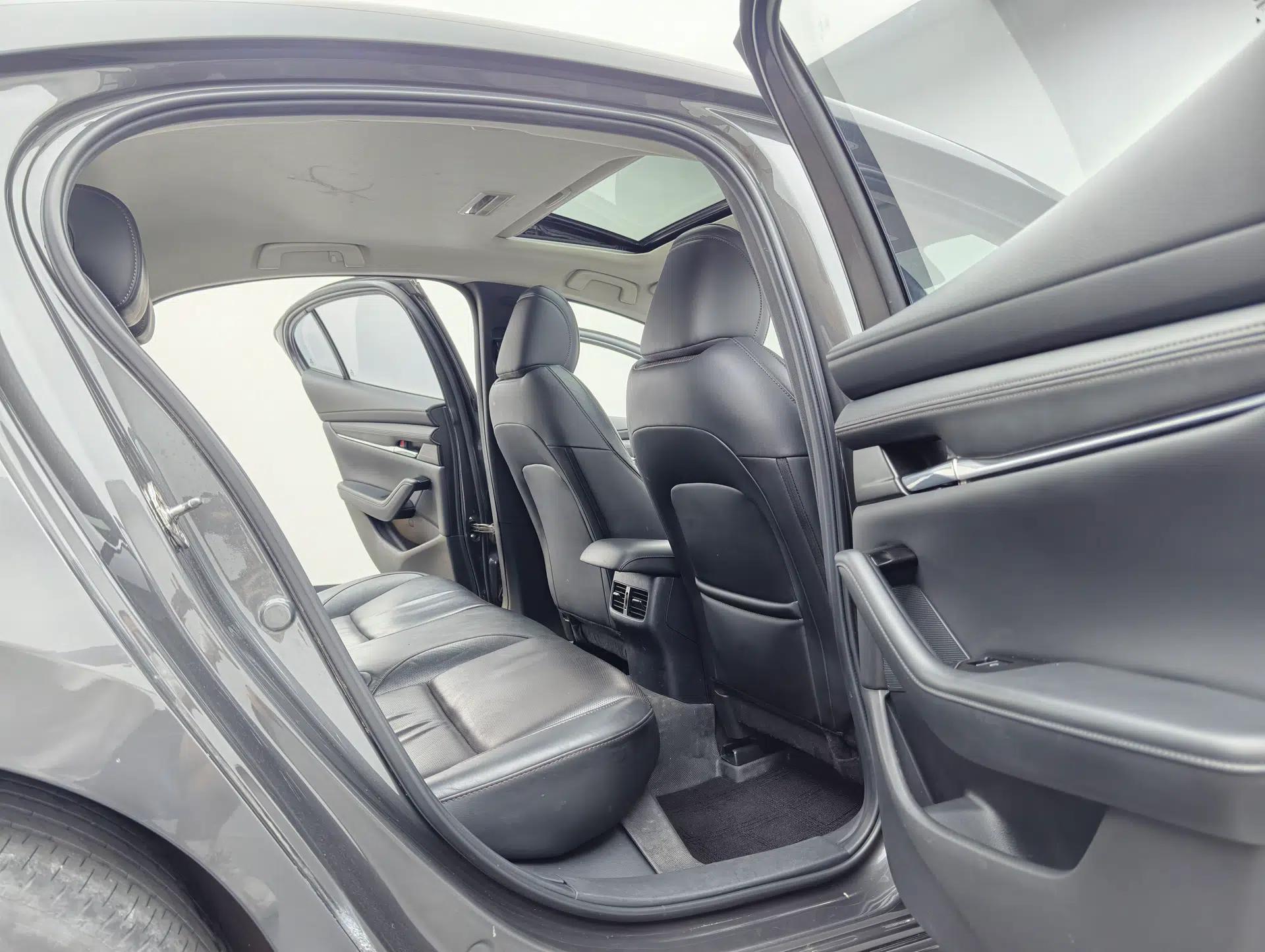 Mazda 3 Axela 2021 2.0L Automatic Zhiya Edition — миниатюра 32