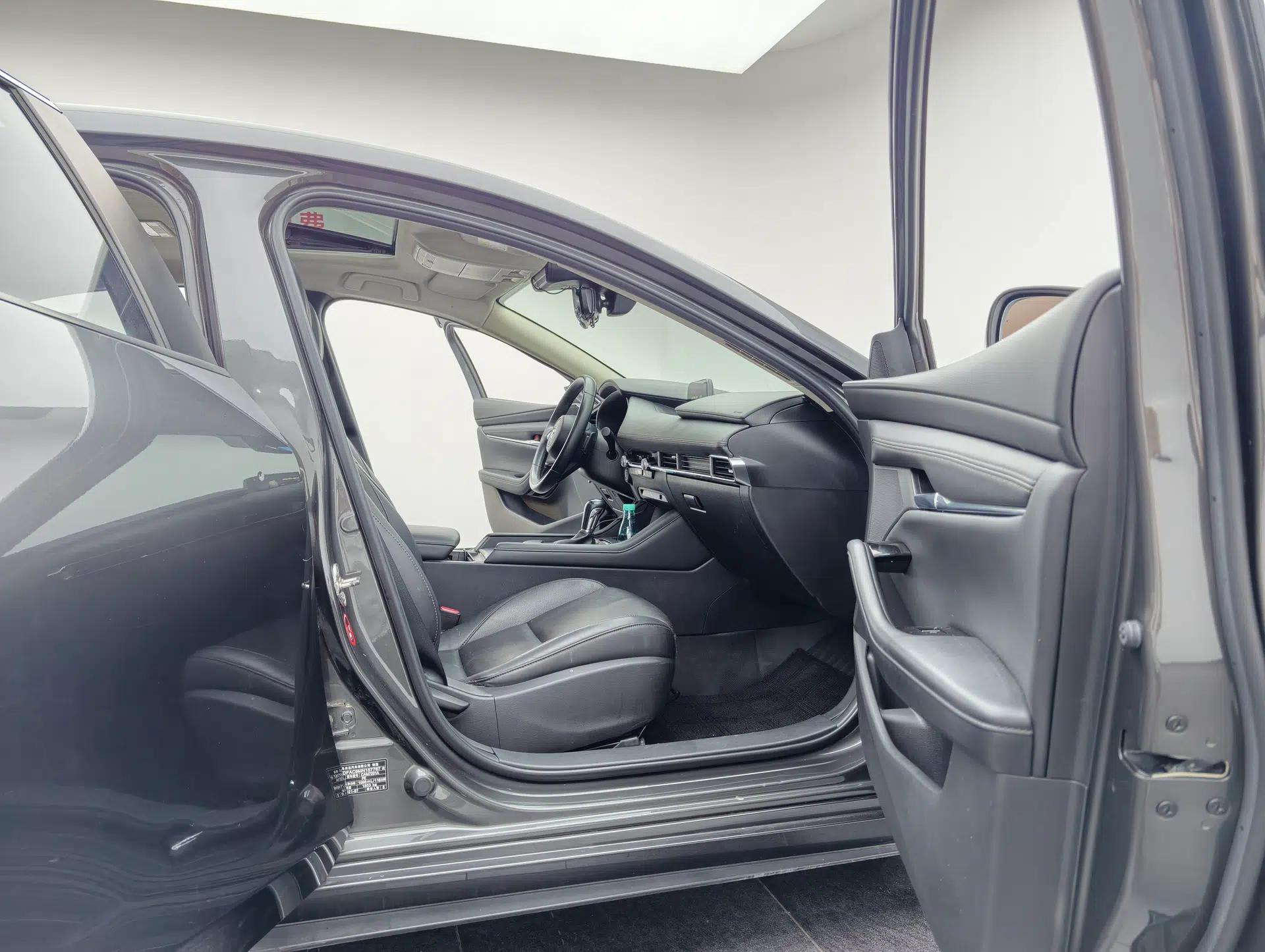 Mazda 3 Axela 2021 2.0L Automatic Zhiya Edition — миниатюра 37