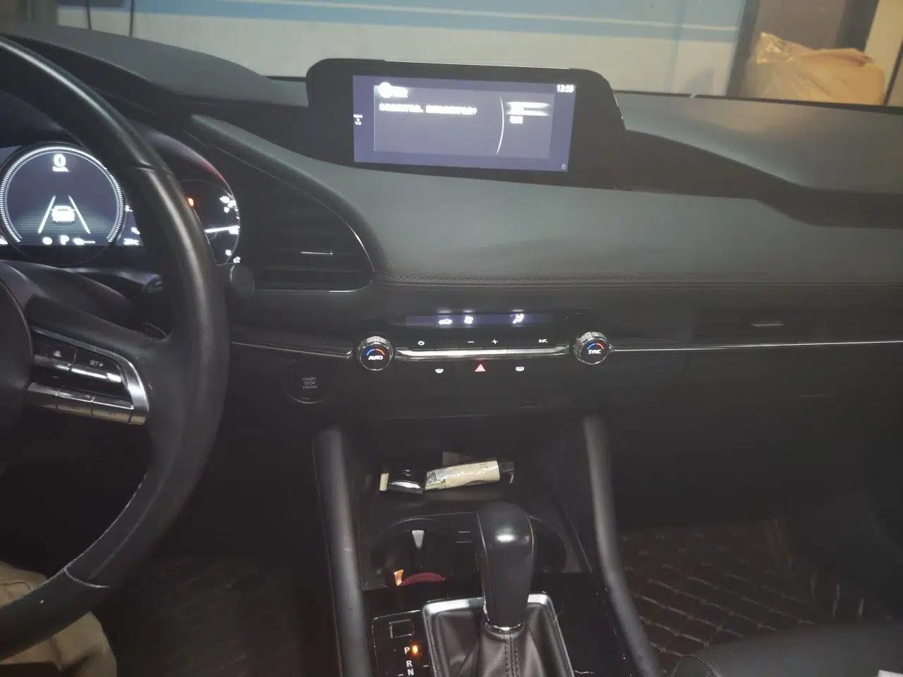 Mazda 3 Axela 2021 2.0L Automatic Zhi Rui Edition — миниатюра 12