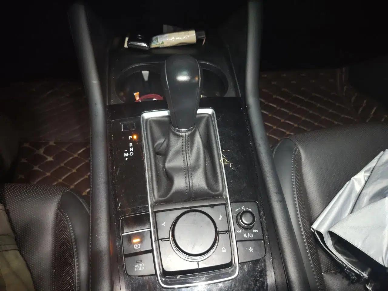 Mazda 3 Axela 2021 2.0L Automatic Zhi Rui Edition — миниатюра 13