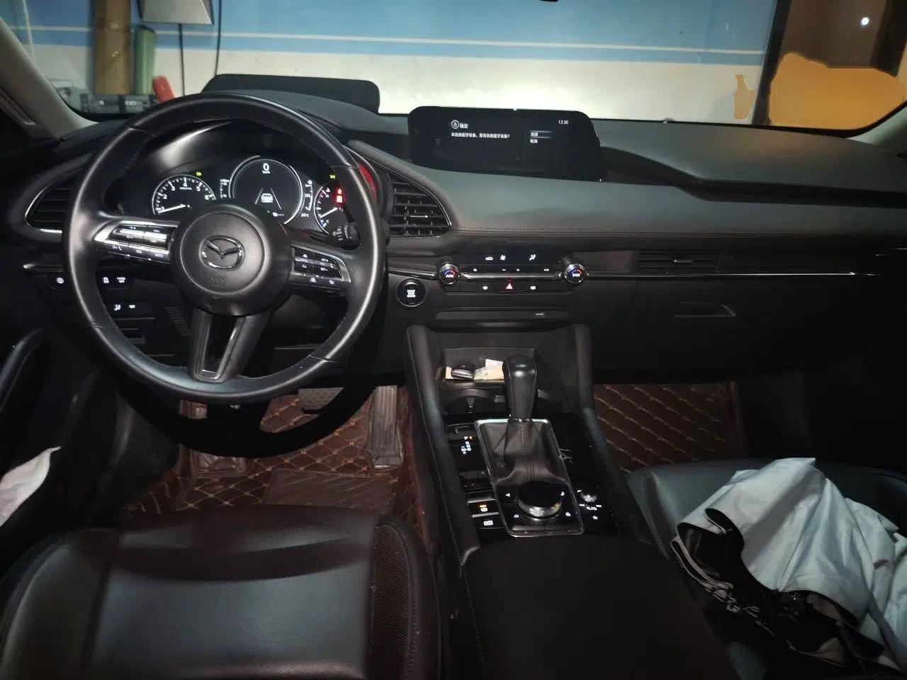 Mazda 3 Axela 2021 2.0L Automatic Zhi Rui Edition — миниатюра 18