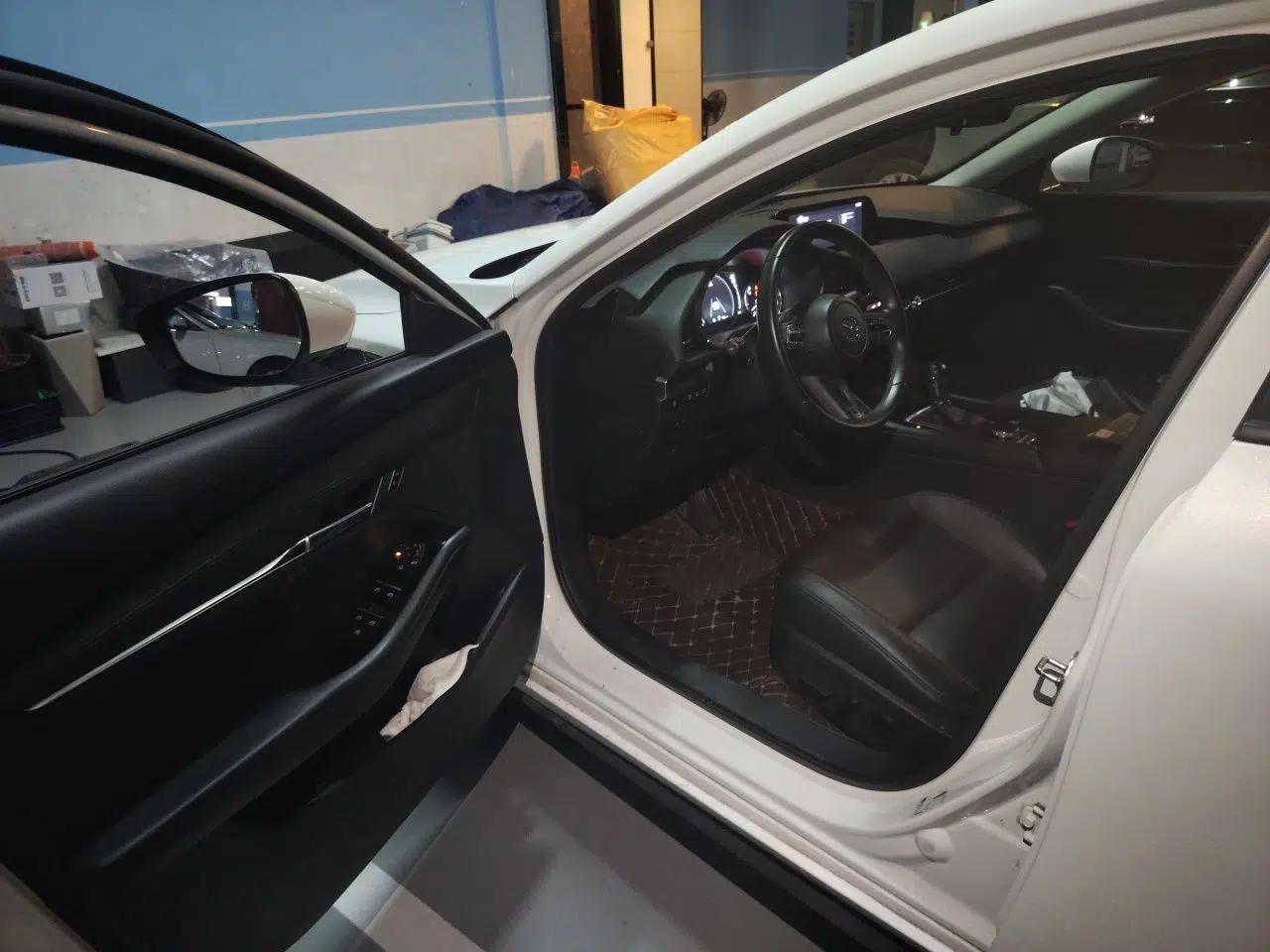 Mazda 3 Axela 2021 2.0L Automatic Zhi Rui Edition — миниатюра 19