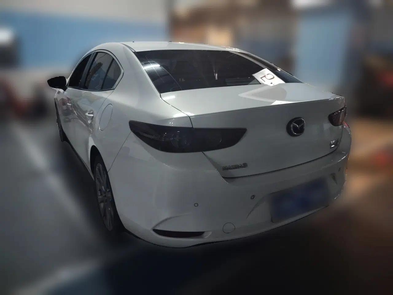 Mazda 3 Axela 2021 2.0L Automatic Zhi Rui Edition — миниатюра 4