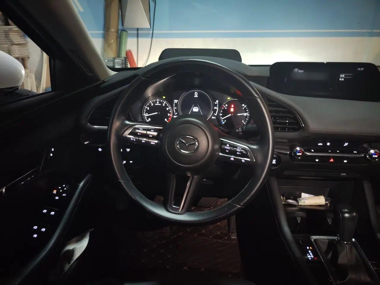 Mazda 3 Axela 2021 2.0L Automatic Zhi Rui Edition — миниатюра 9