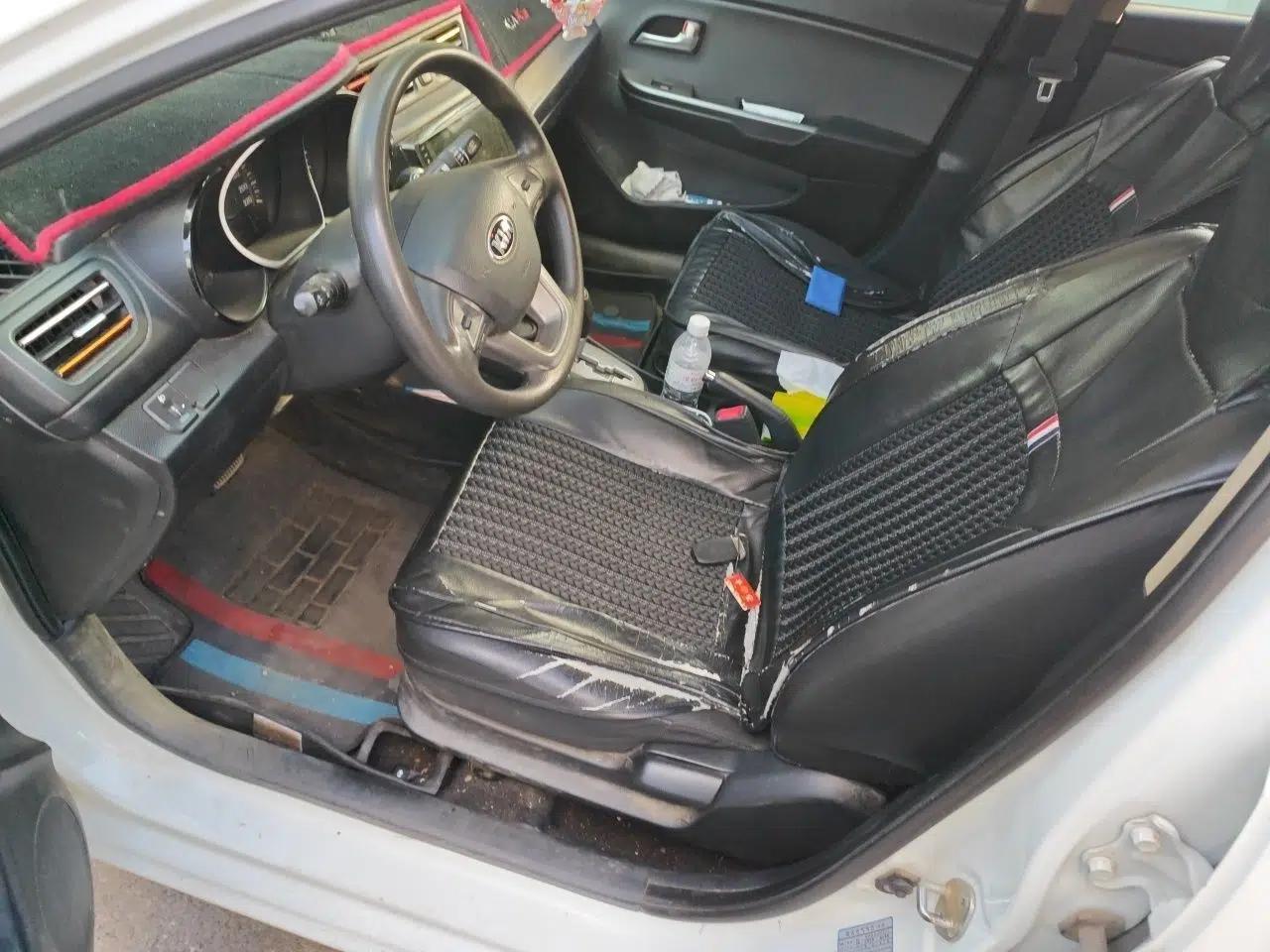 Kia K2 2012 Sedan 1.4L Automatic GLS Commemorative Edition — миниатюра 14