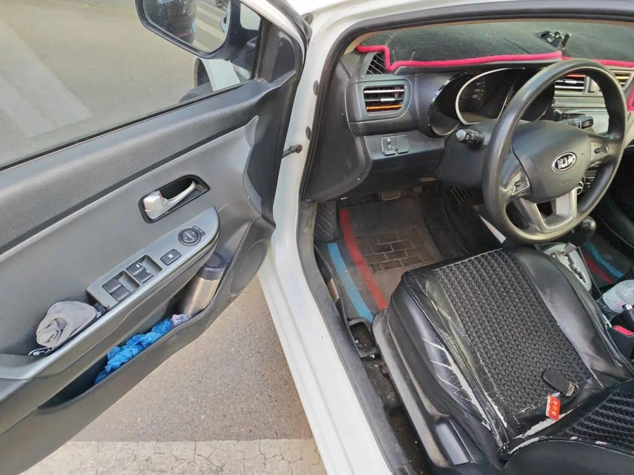 Kia K2 2012 Sedan 1.4L Automatic GLS Commemorative Edition — миниатюра 19