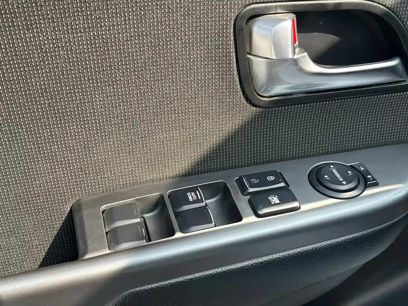 Kia K2 2015 Sedan 1.4L MT GLS — миниатюра 8